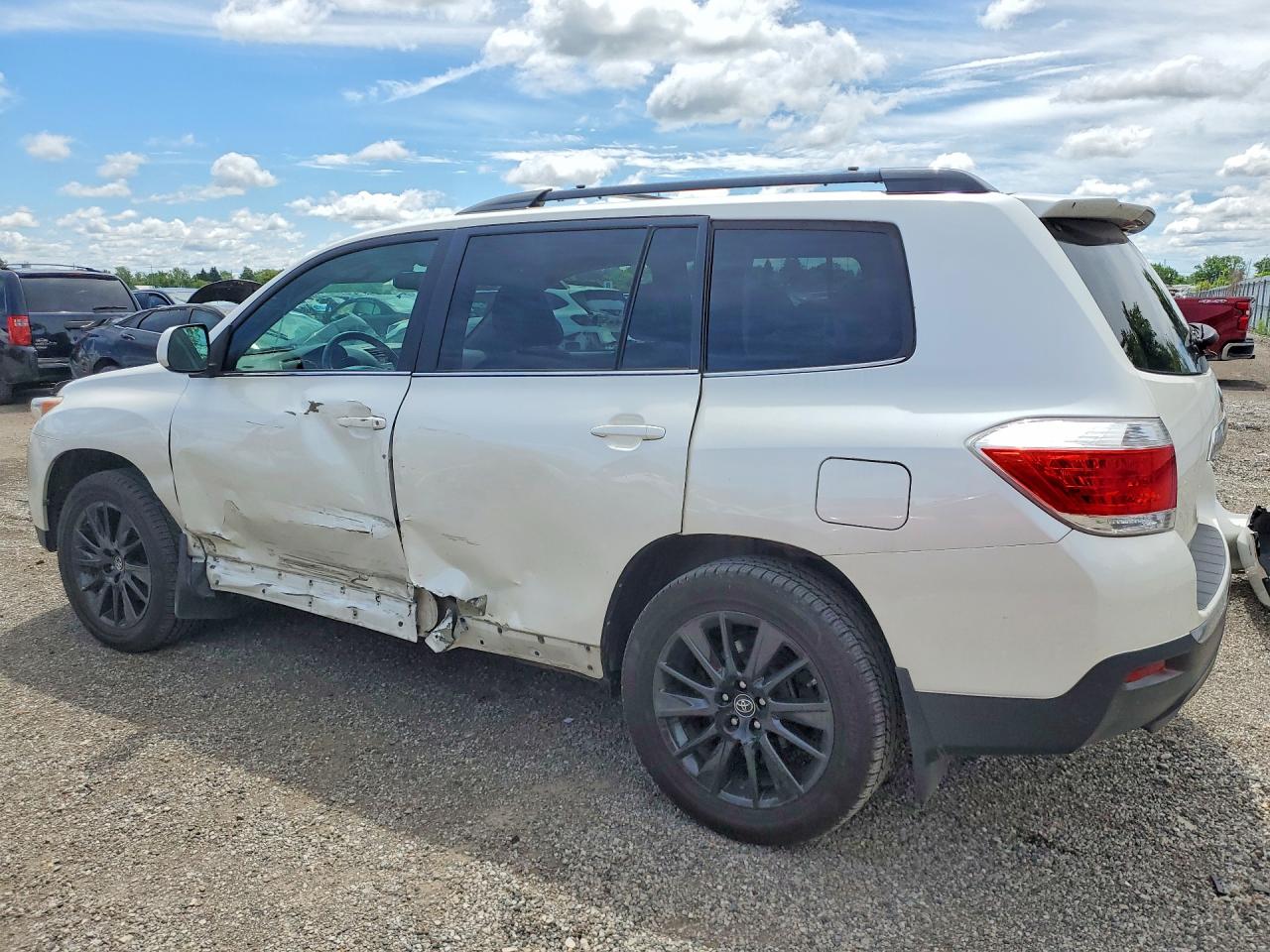 2013 Toyota Highlander White vin: 5TDBK3EHXDS186099