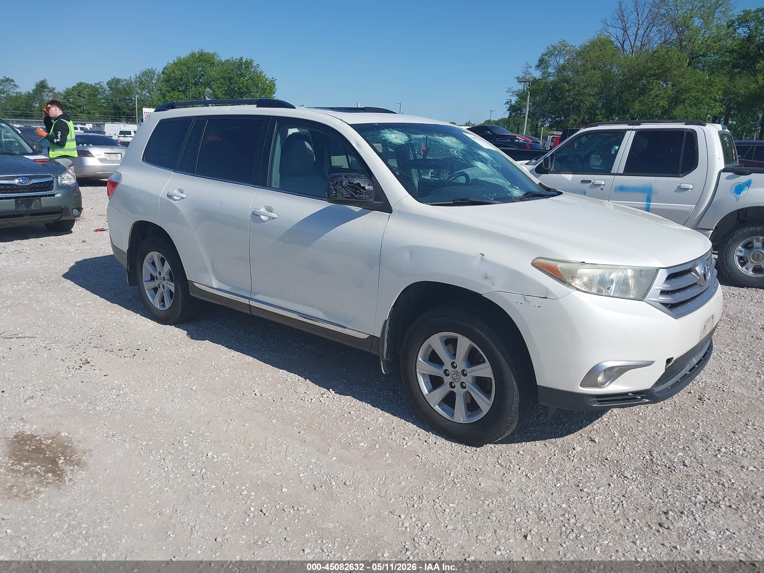 2013 Toyota Highlander Se V6 White vin: 5TDBK3EHXDS201183