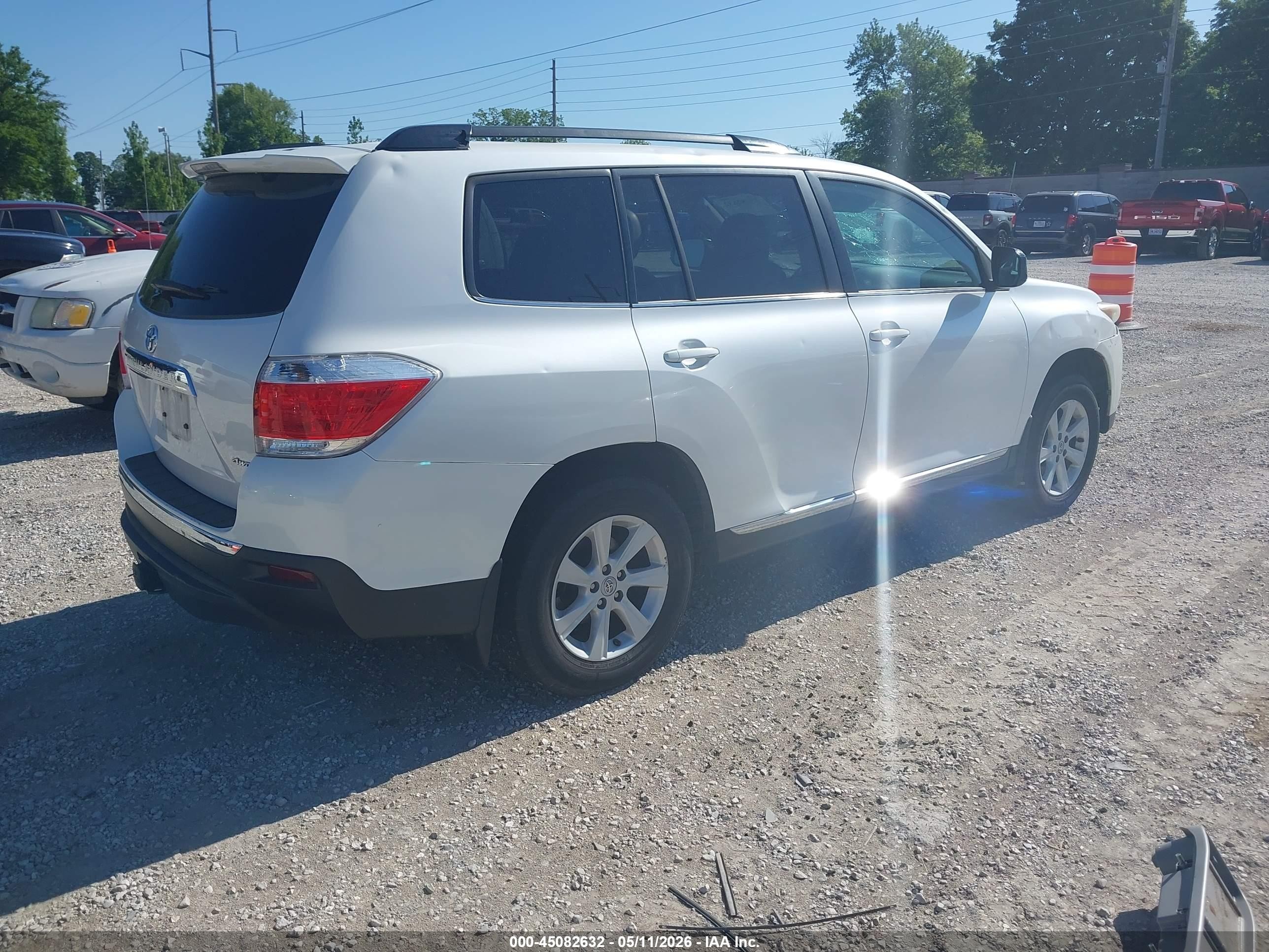 2013 Toyota Highlander Se V6 White vin: 5TDBK3EHXDS201183