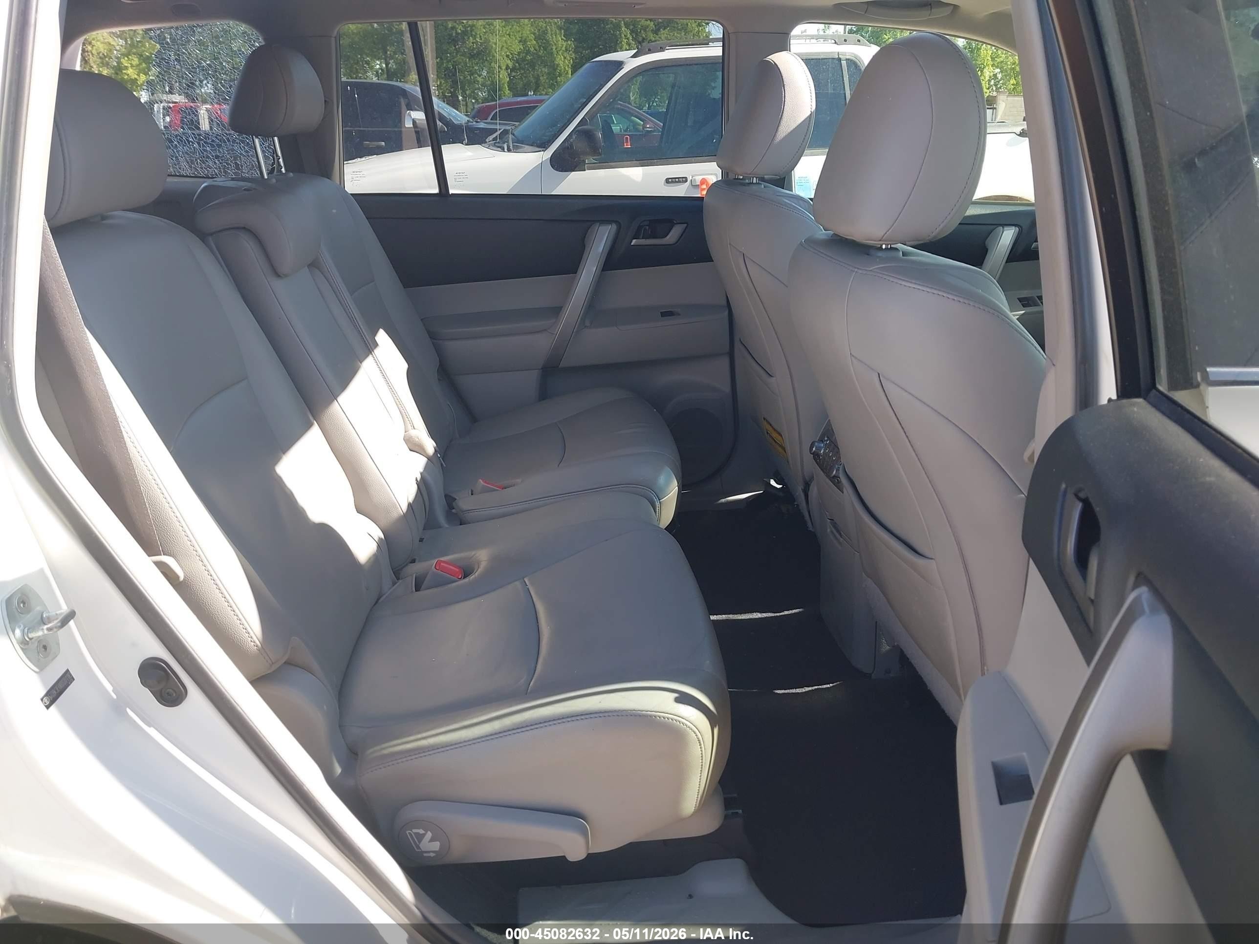 2013 Toyota Highlander Se V6 White vin: 5TDBK3EHXDS201183