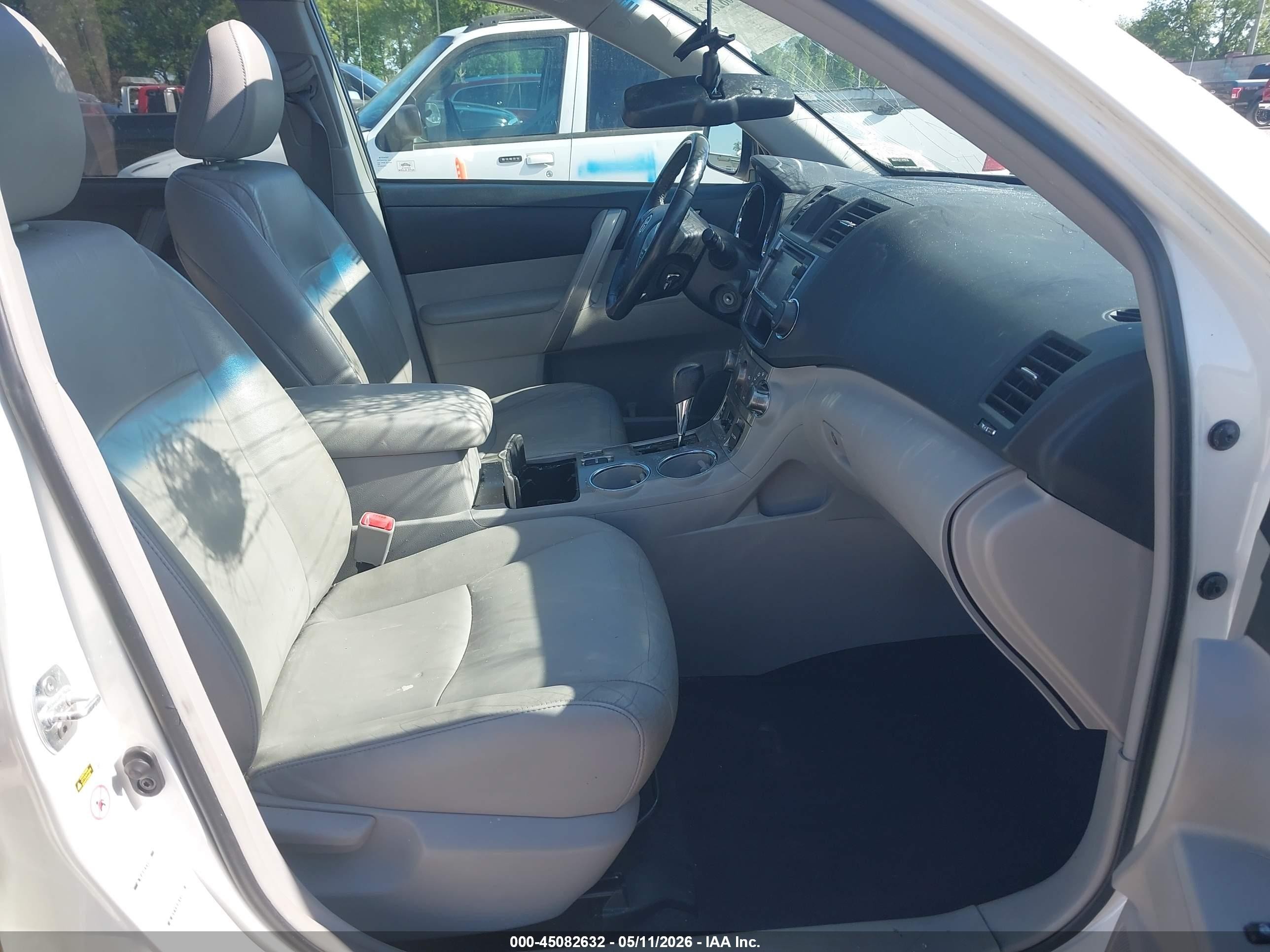 2013 Toyota Highlander Se V6 White vin: 5TDBK3EHXDS201183