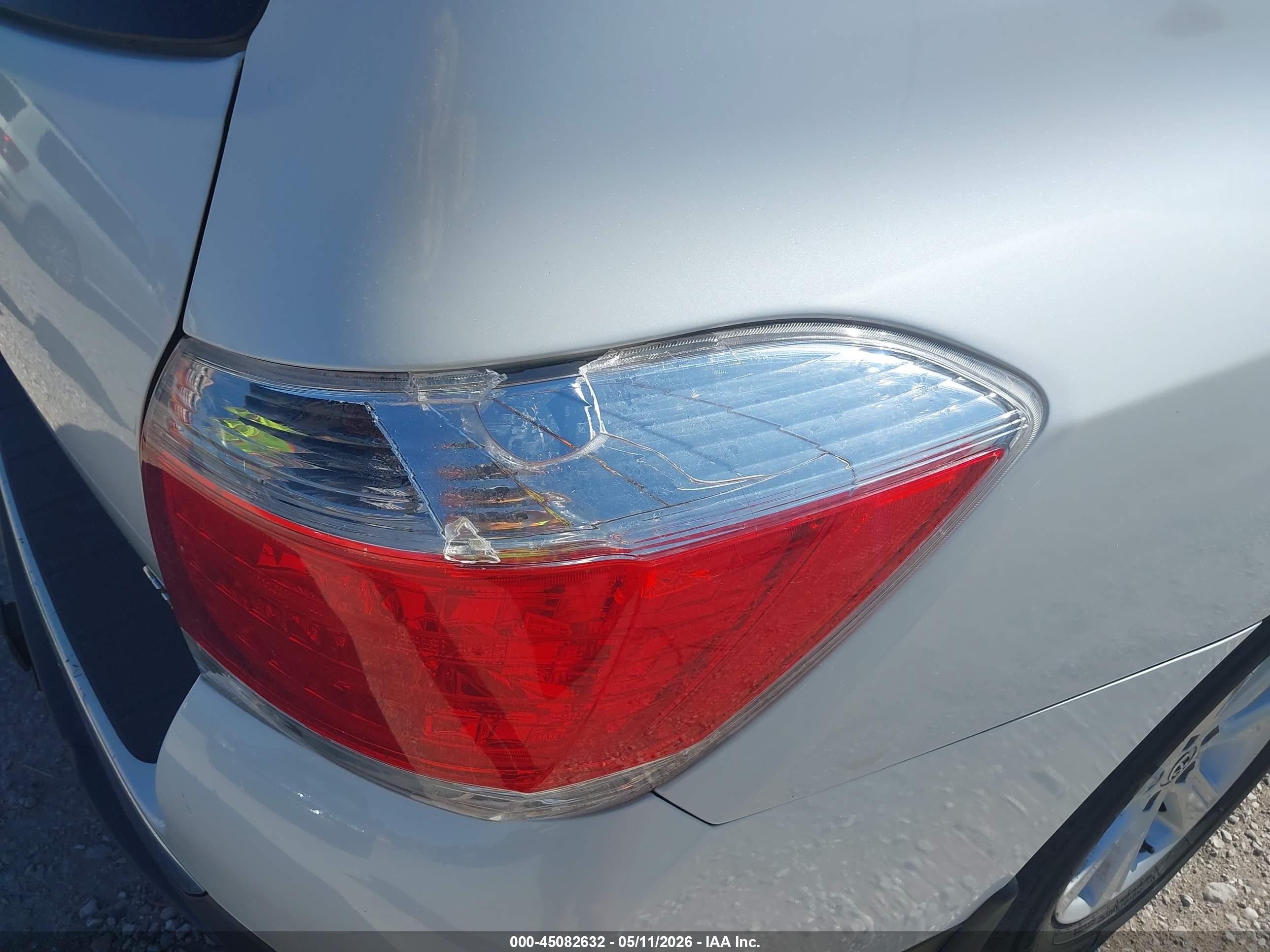 2013 Toyota Highlander Se V6 White vin: 5TDBK3EHXDS201183