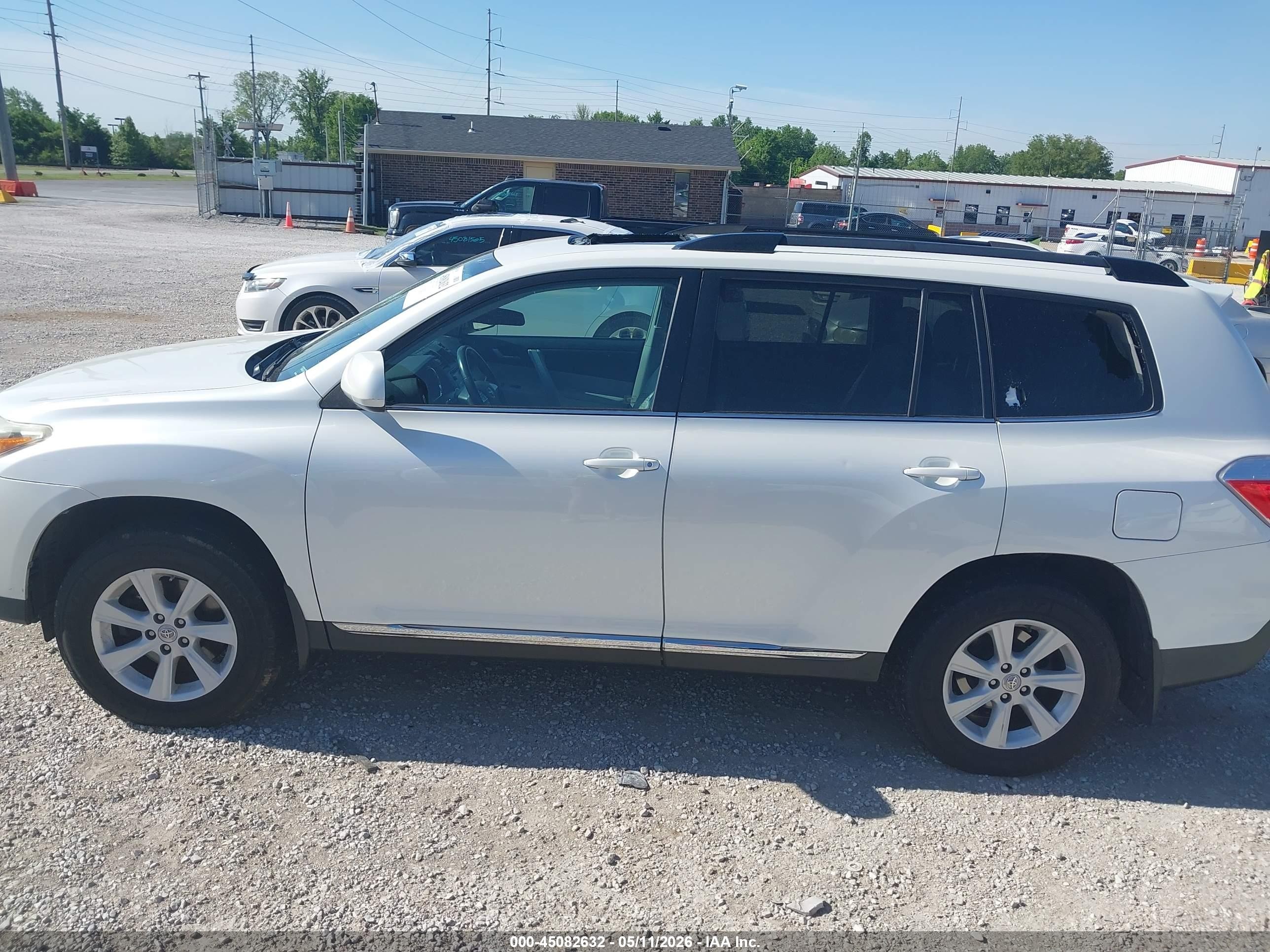 2013 Toyota Highlander Se V6 White vin: 5TDBK3EHXDS201183