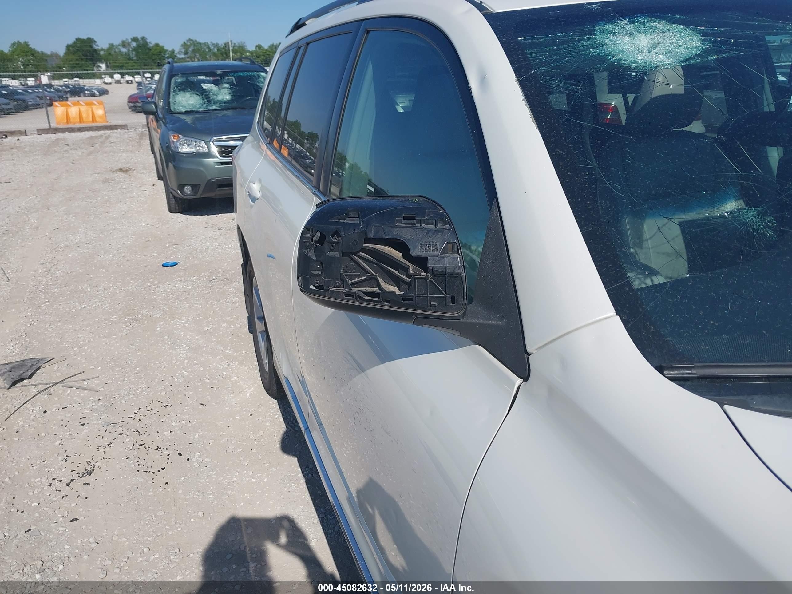 2013 Toyota Highlander Se V6 White vin: 5TDBK3EHXDS201183