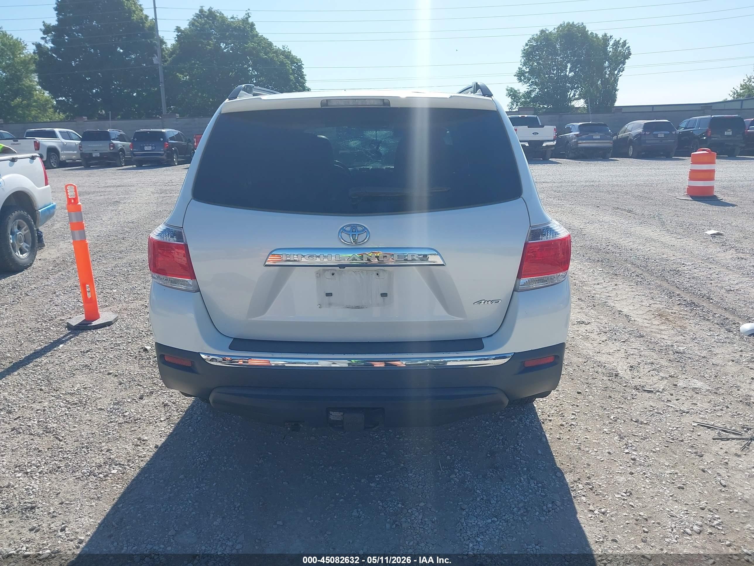 2013 Toyota Highlander Se V6 White vin: 5TDBK3EHXDS201183