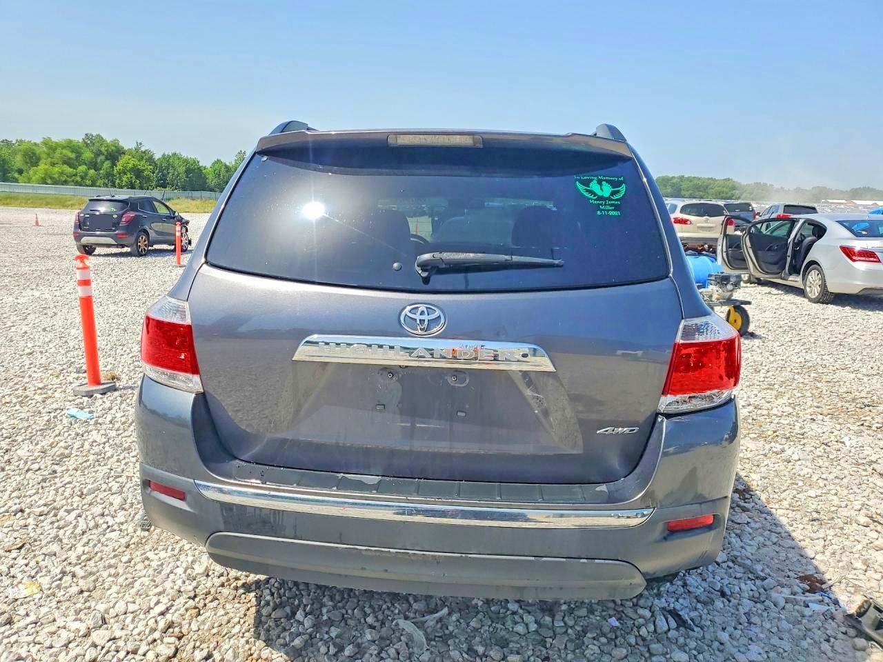 2013 Toyota Highlander Plus Gray vin: 5TDBK3EHXDS236077