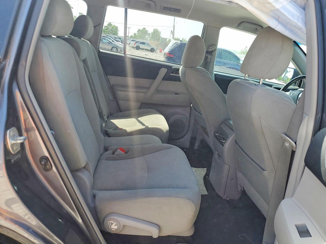 2013 Toyota Highlander Plus Gray vin: 5TDBK3EHXDS236077