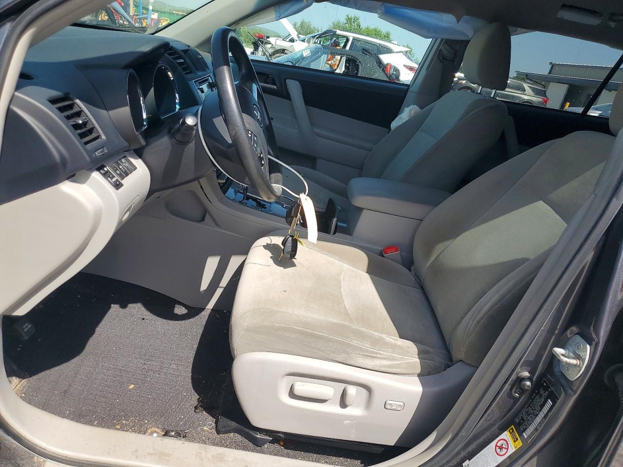 2013 Toyota Highlander Plus Gray vin: 5TDBK3EHXDS236077