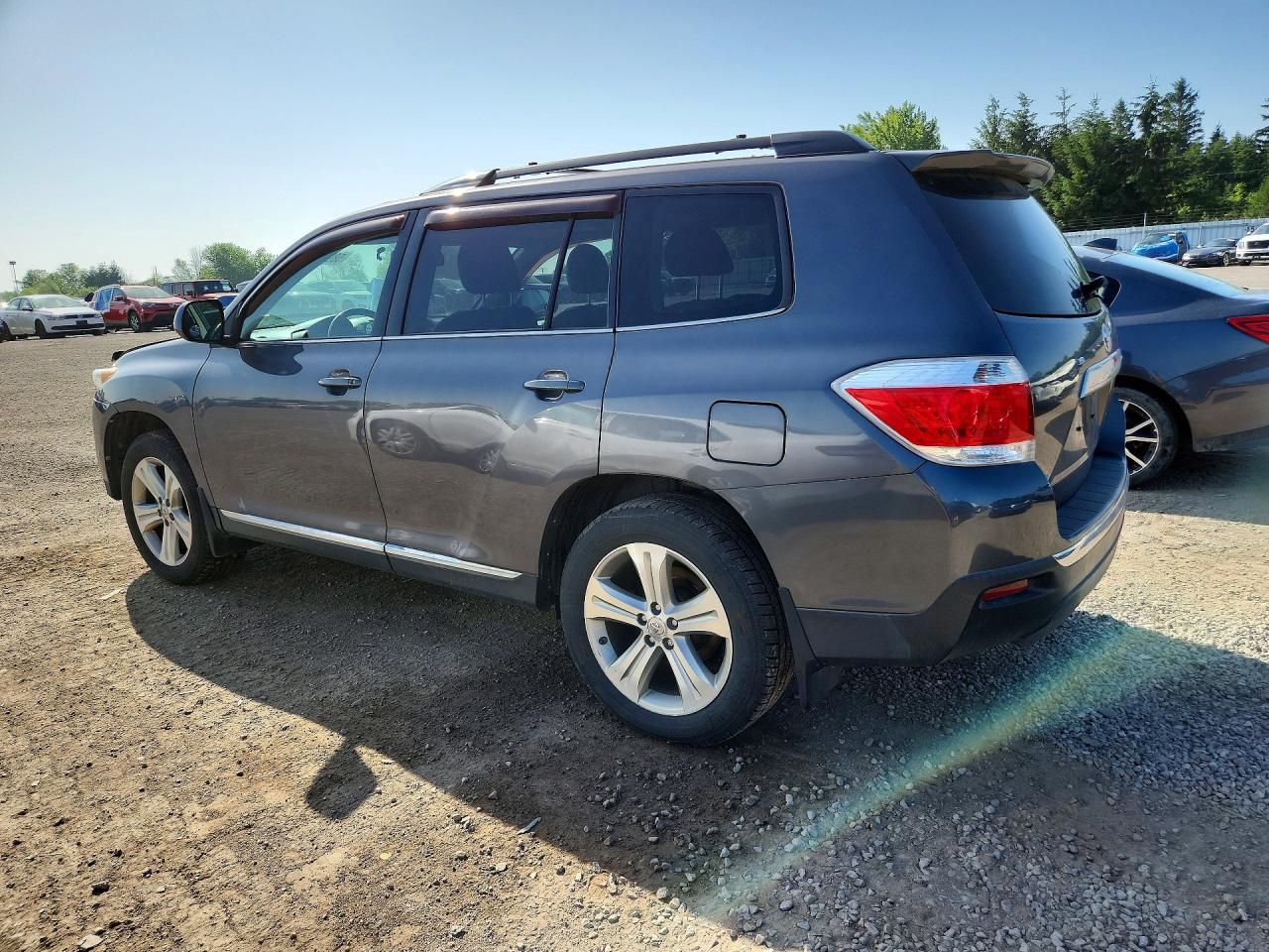 2013 Toyota Highlander Base Gray vin: 5TDBK3EHXDS240050