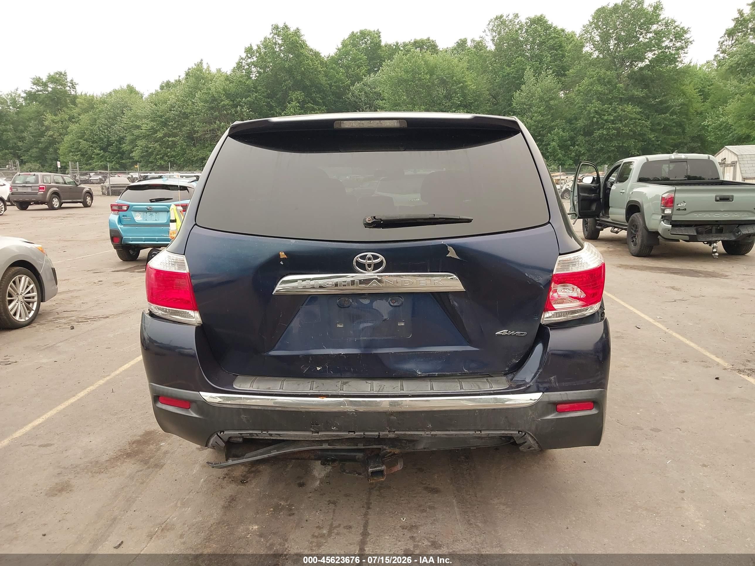 2013 Toyota Highlander Base V6 Blue vin: 5TDBK3EHXDS241165