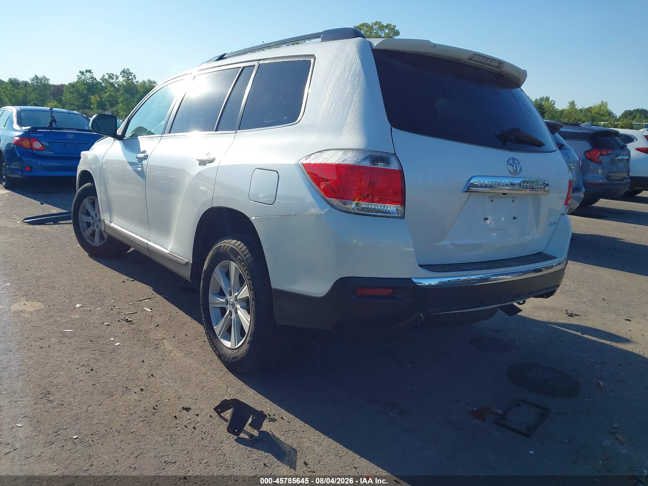 2013 Toyota Highlander Se V6 White vin: 5TDBK3EHXDS273100