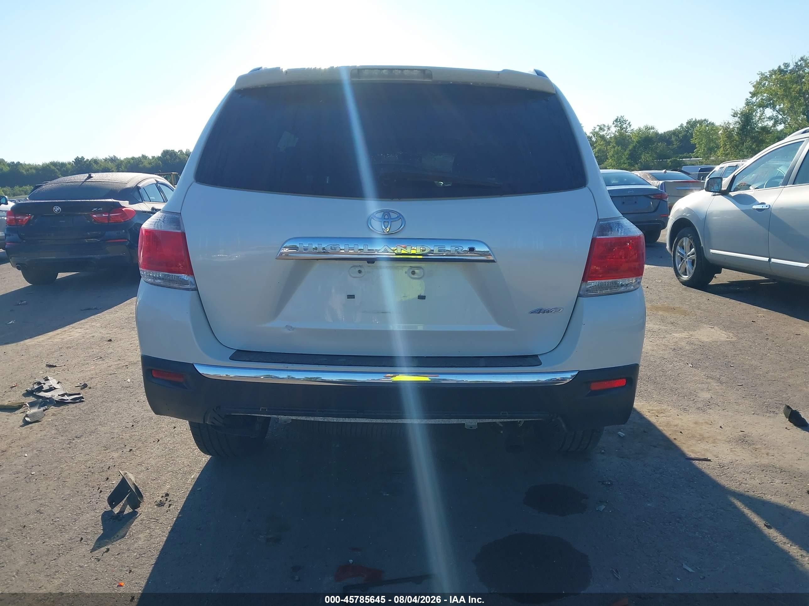 2013 Toyota Highlander Se V6 White vin: 5TDBK3EHXDS273100