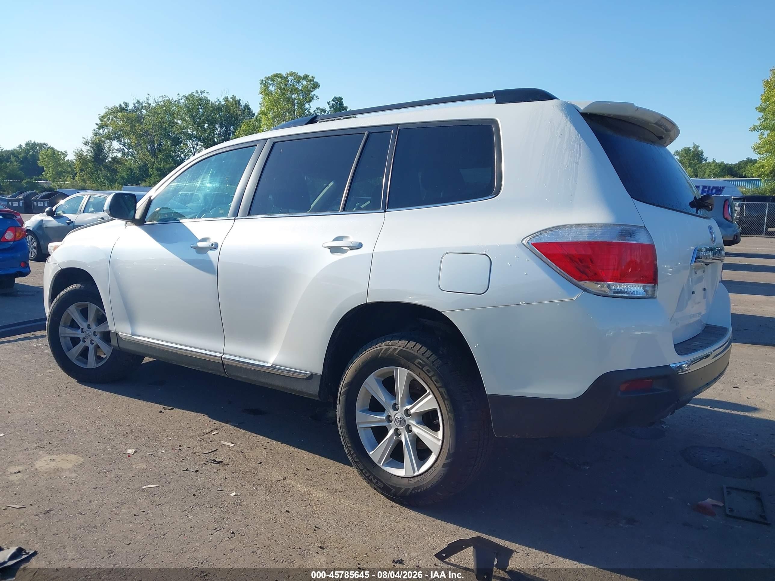 2013 Toyota Highlander Se V6 White vin: 5TDBK3EHXDS273100