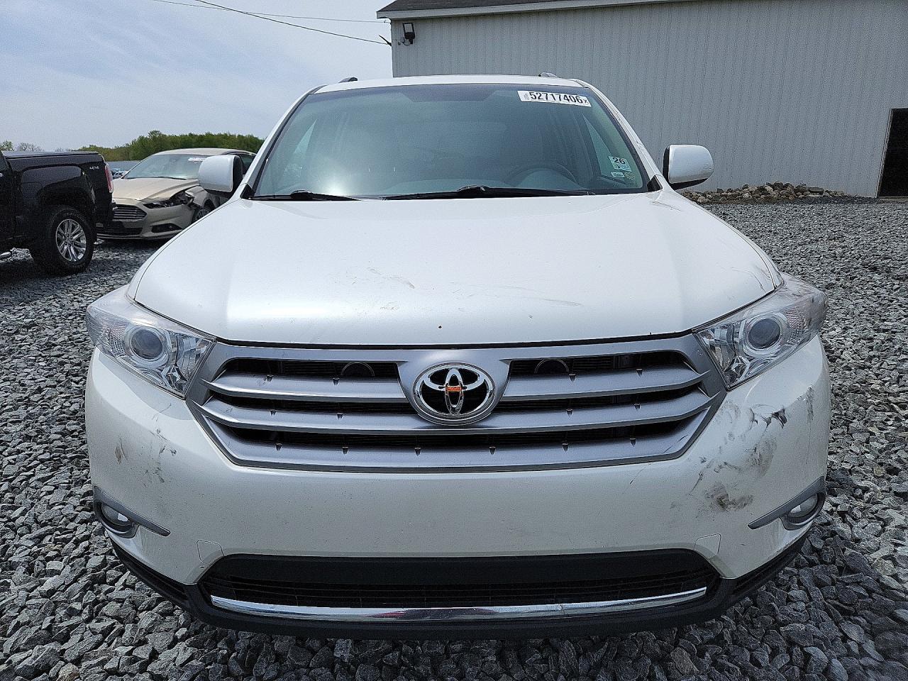 2013 Toyota Highlander Plus White vin: 5TDBK3EHXDS278345