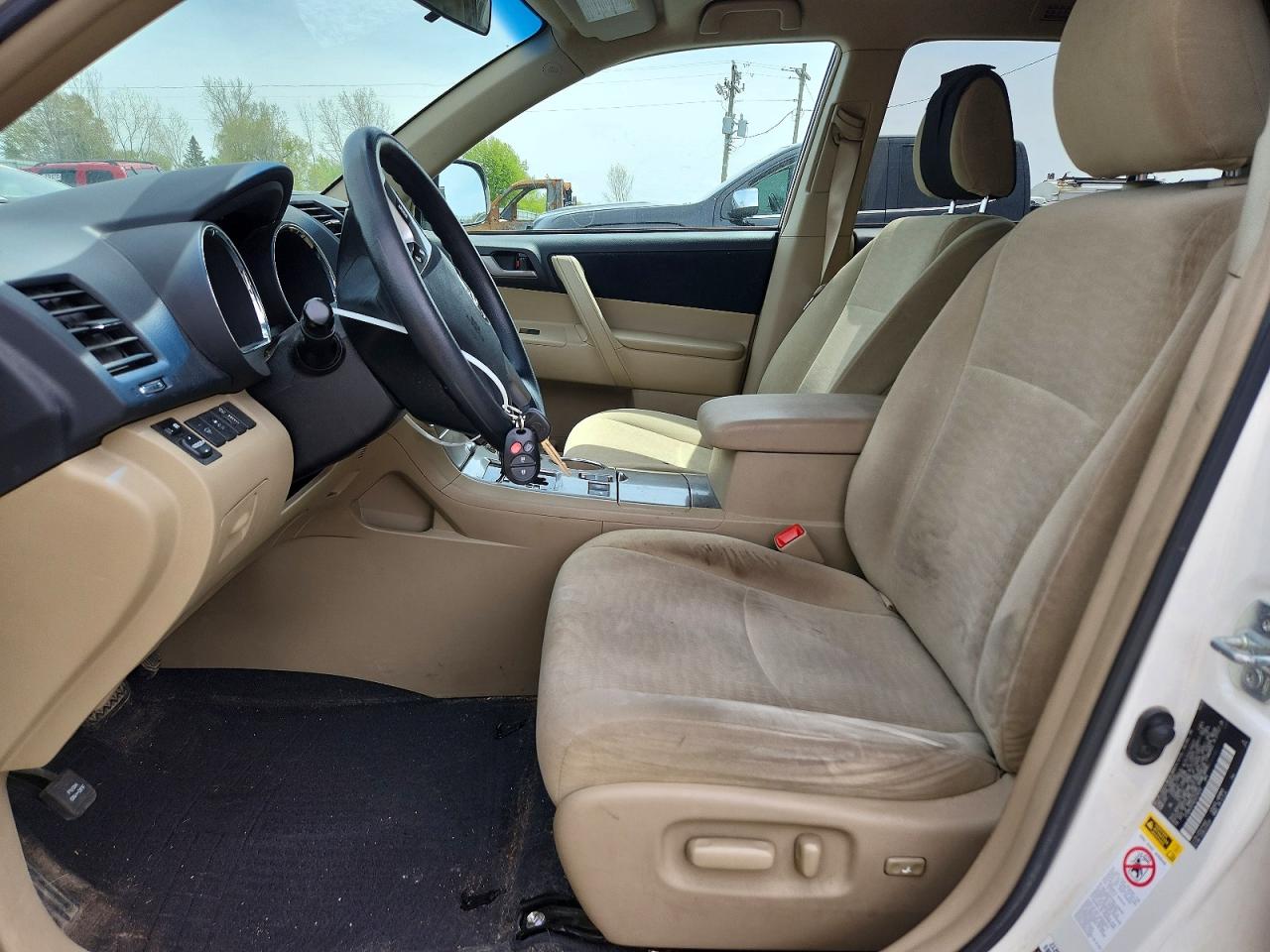 2013 Toyota Highlander Plus White vin: 5TDBK3EHXDS278345