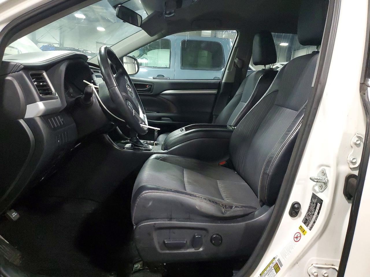 2014 Toyota Highlander Le Plus Белый vin: 5TDBKRFH0ES017518