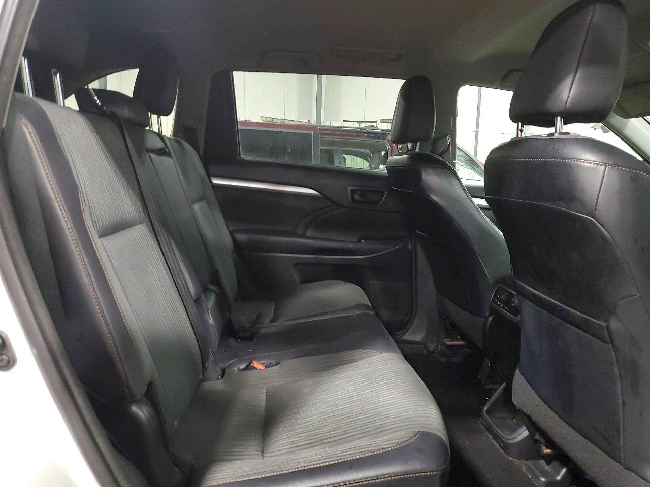 2014 Toyota Highlander Le Plus Белый vin: 5TDBKRFH0ES017518