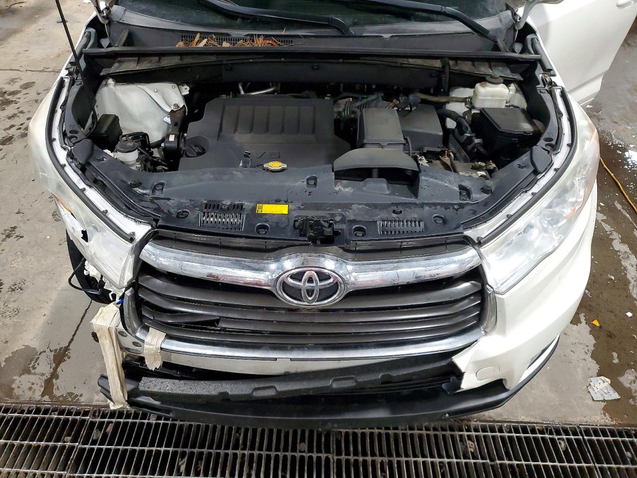 2014 Toyota Highlander Le Plus Белый vin: 5TDBKRFH0ES017518