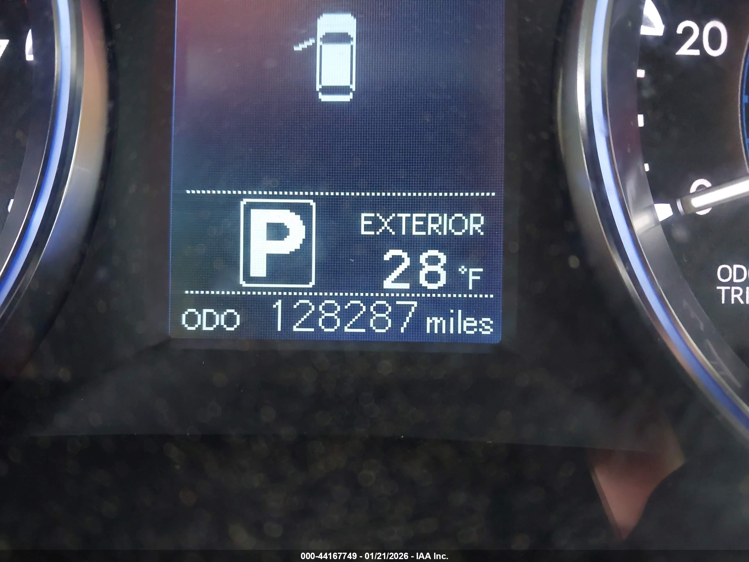 2015 Toyota Highlander Le Plus V6 Белый vin: 5TDBKRFH0FS129561