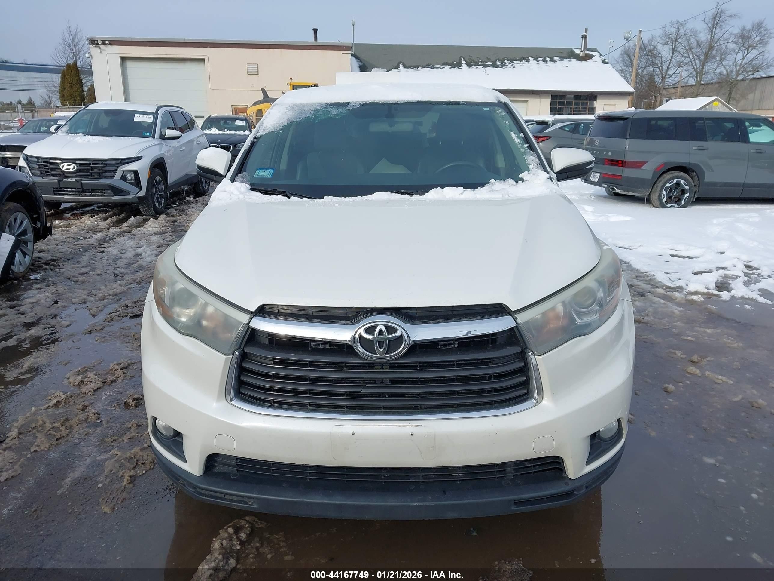 2015 Toyota Highlander Le Plus V6 Белый vin: 5TDBKRFH0FS129561