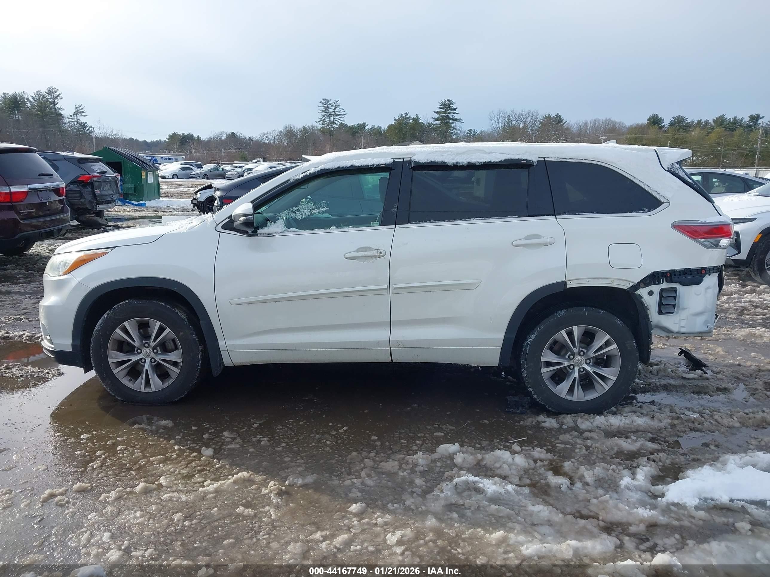 2015 Toyota Highlander Le Plus V6 Белый vin: 5TDBKRFH0FS129561