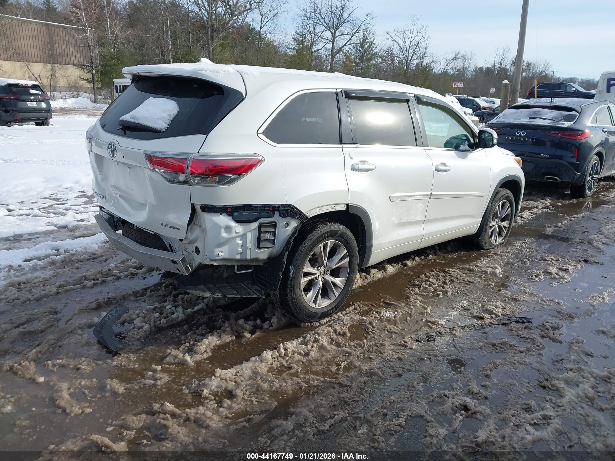 2015 Toyota Highlander Le Plus V6 Белый vin: 5TDBKRFH0FS129561