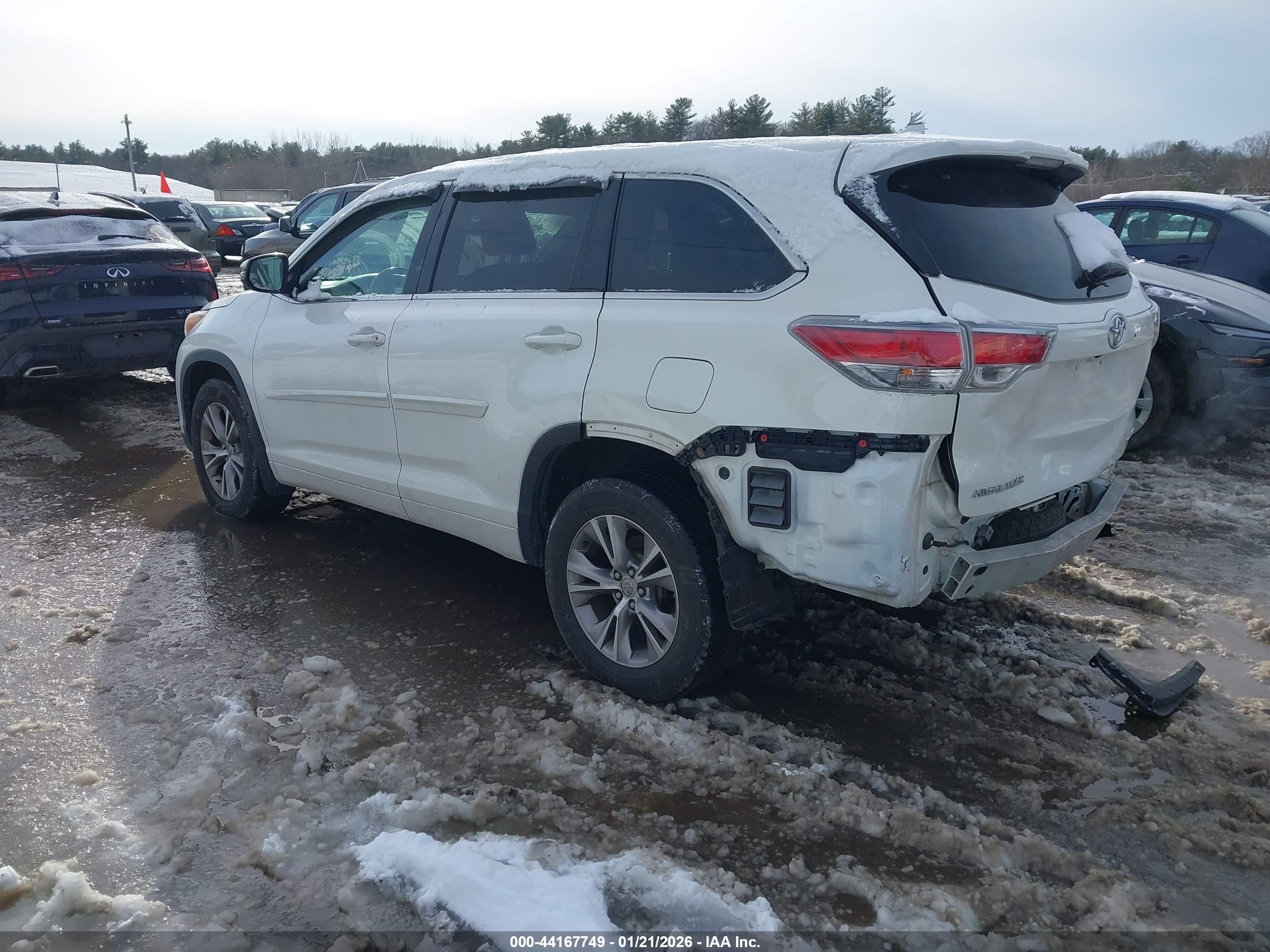 2015 Toyota Highlander Le Plus V6 Белый vin: 5TDBKRFH0FS129561