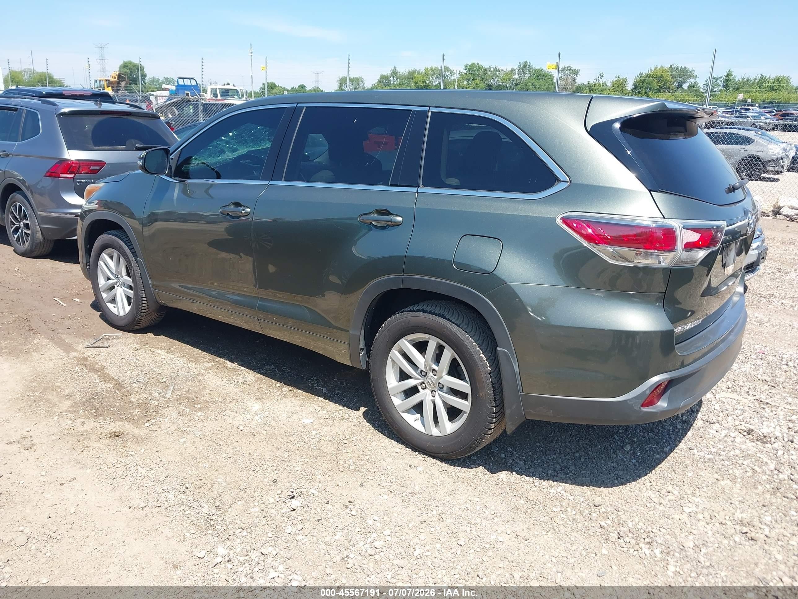 2015 Toyota Highlander Le V6 Green vin: 5TDBKRFH0FS158218