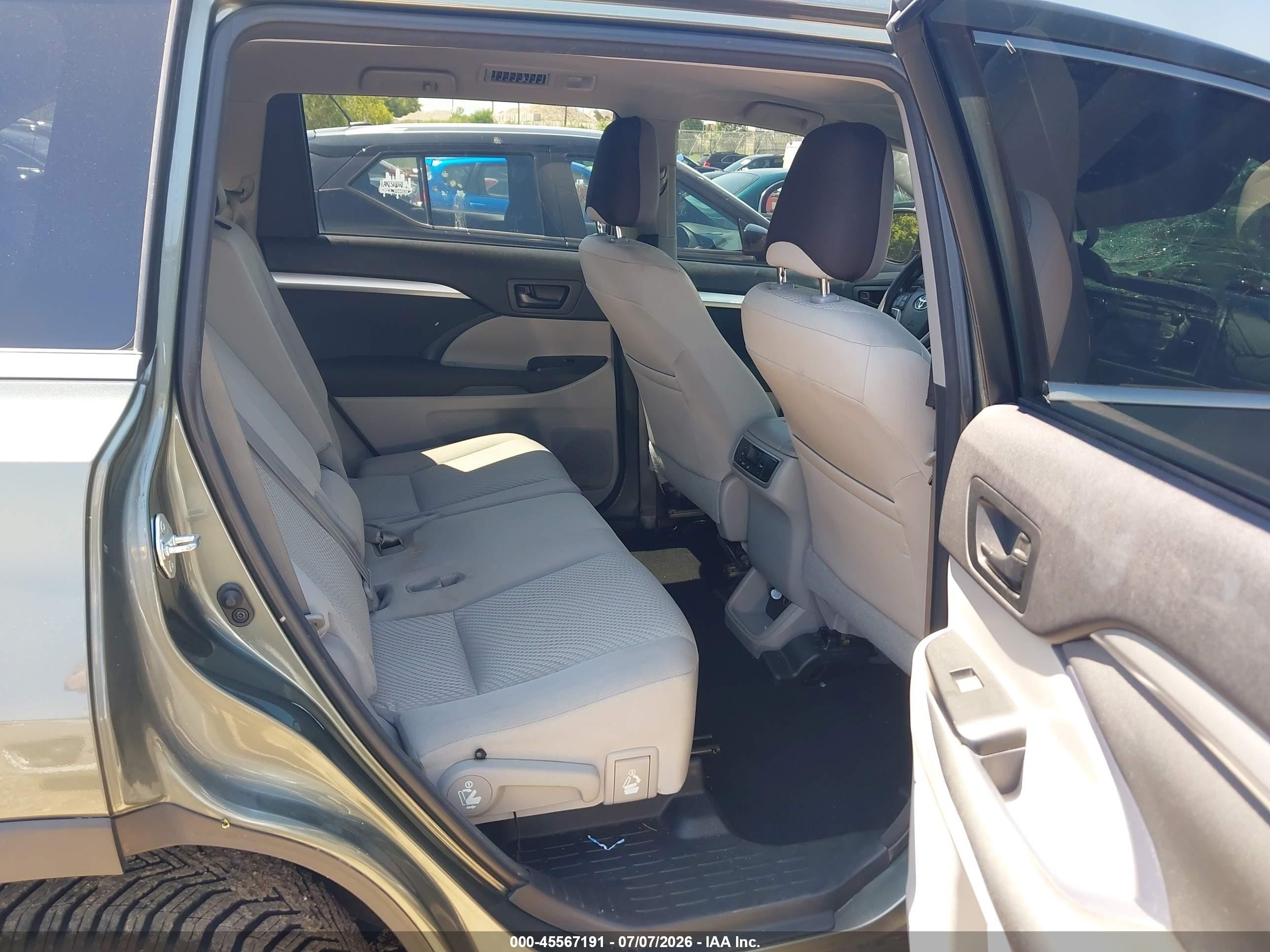 2015 Toyota Highlander Le V6 Green vin: 5TDBKRFH0FS158218