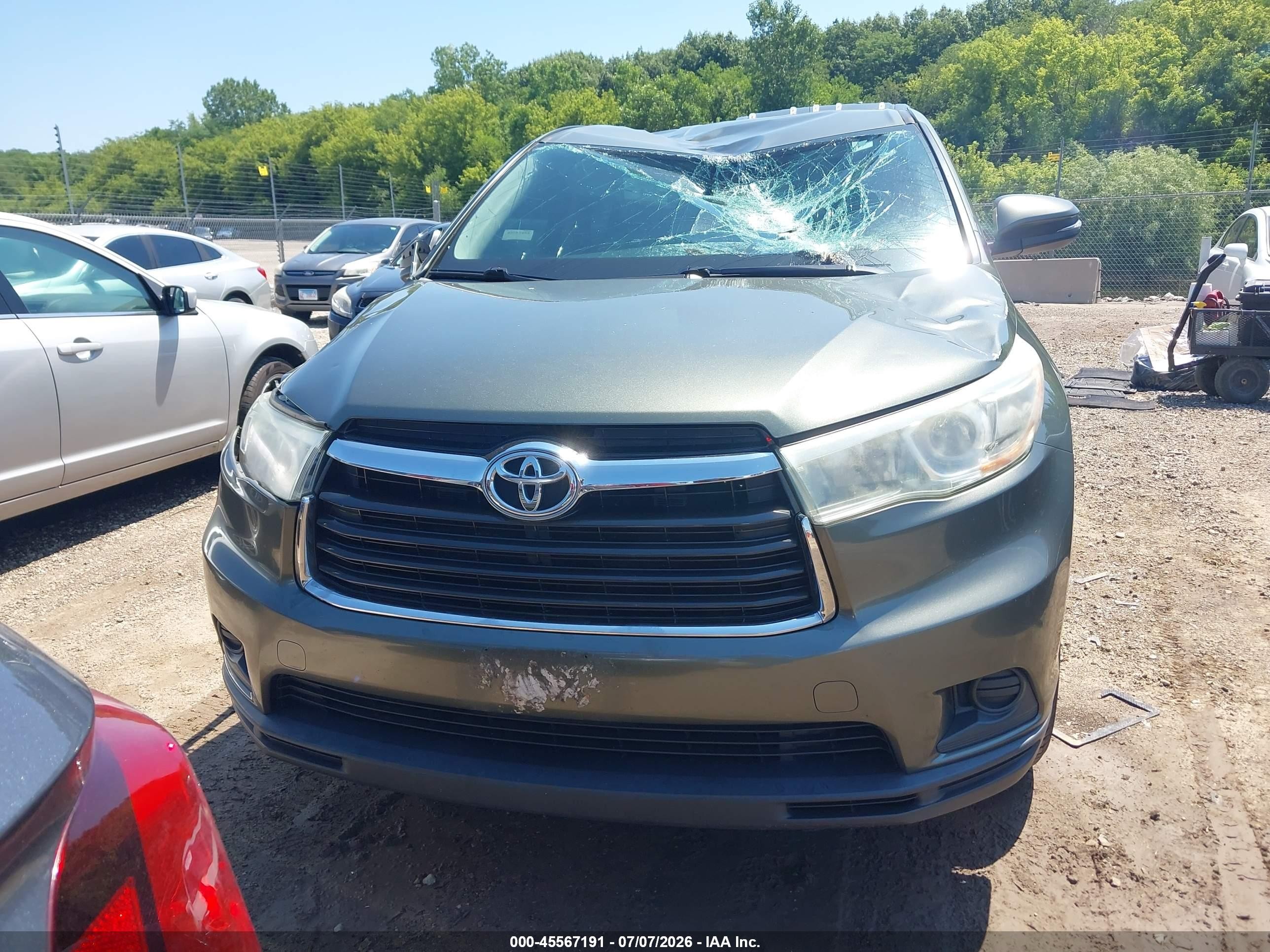 2015 Toyota Highlander Le V6 Green vin: 5TDBKRFH0FS158218