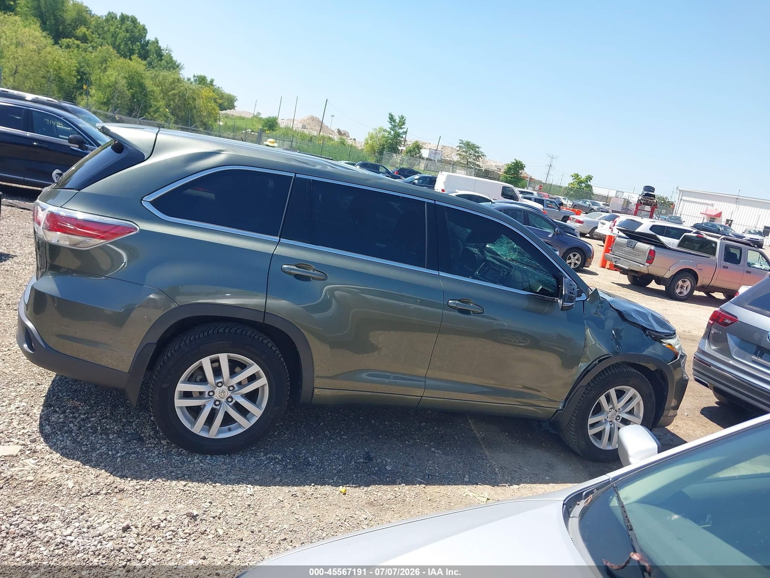 2015 Toyota Highlander Le V6 Green vin: 5TDBKRFH0FS158218
