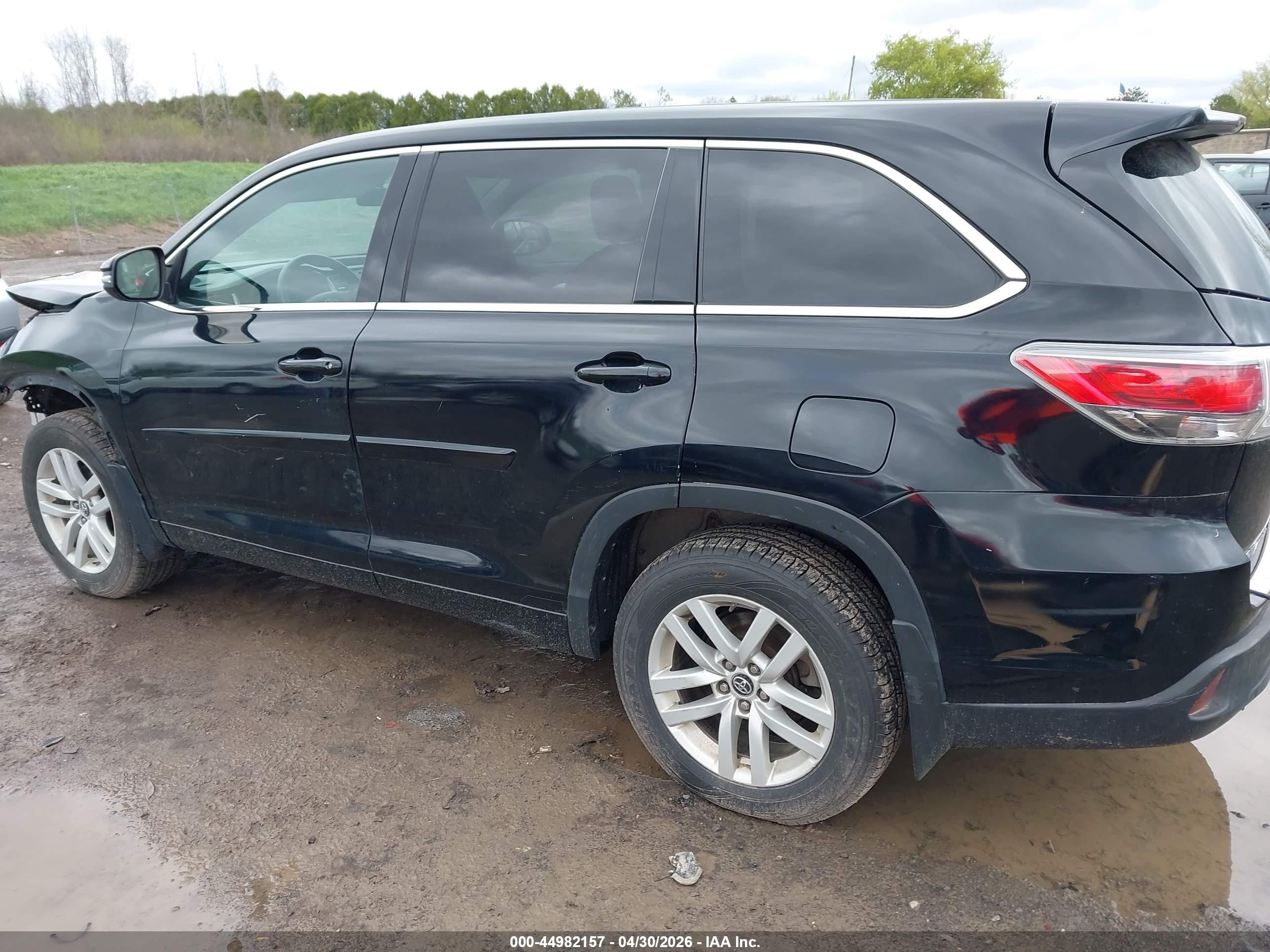 2016 Toyota Highlander Le V6 Black vin: 5TDBKRFH0GS257803