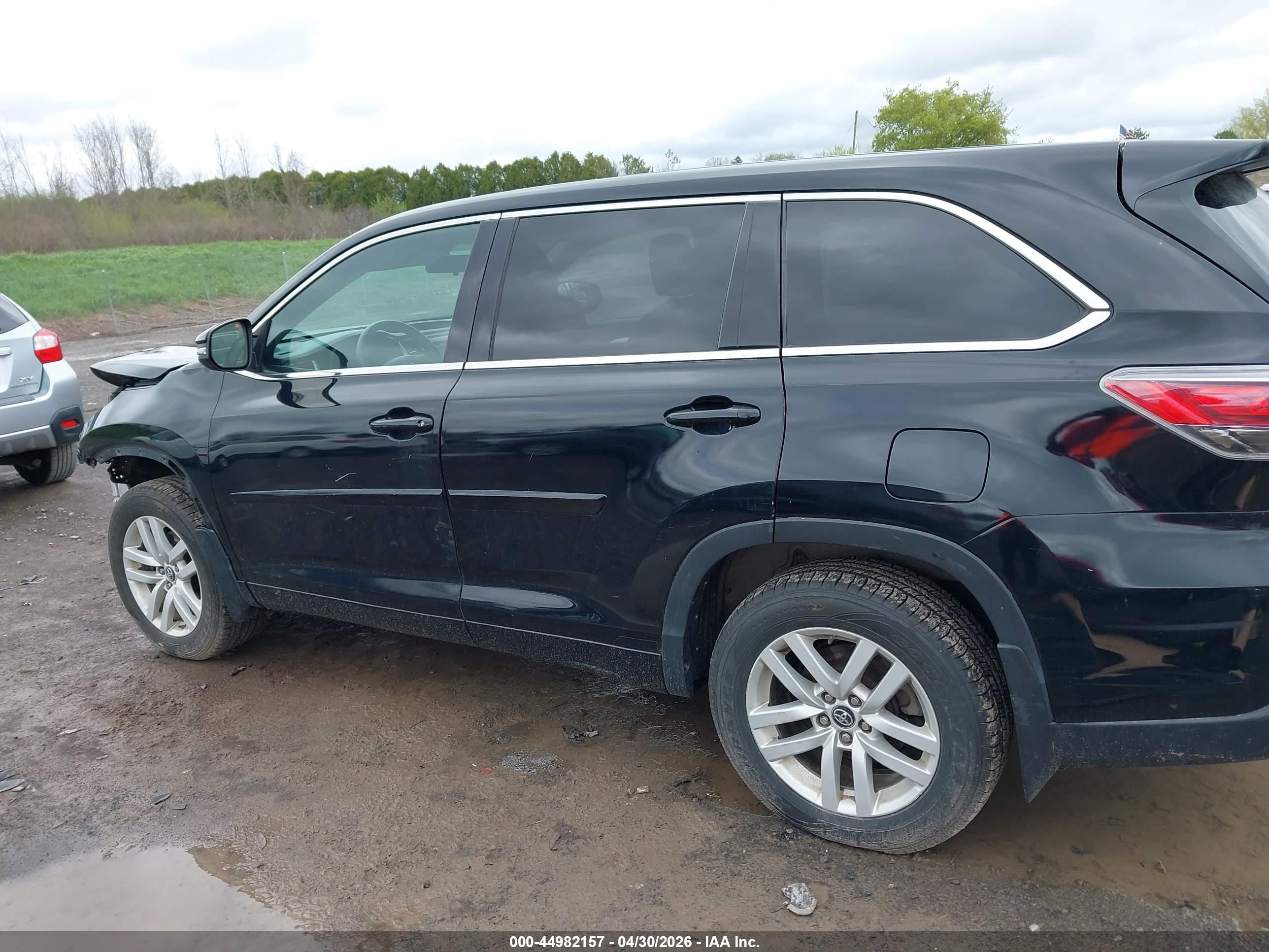 2016 Toyota Highlander Le V6 Black vin: 5TDBKRFH0GS257803