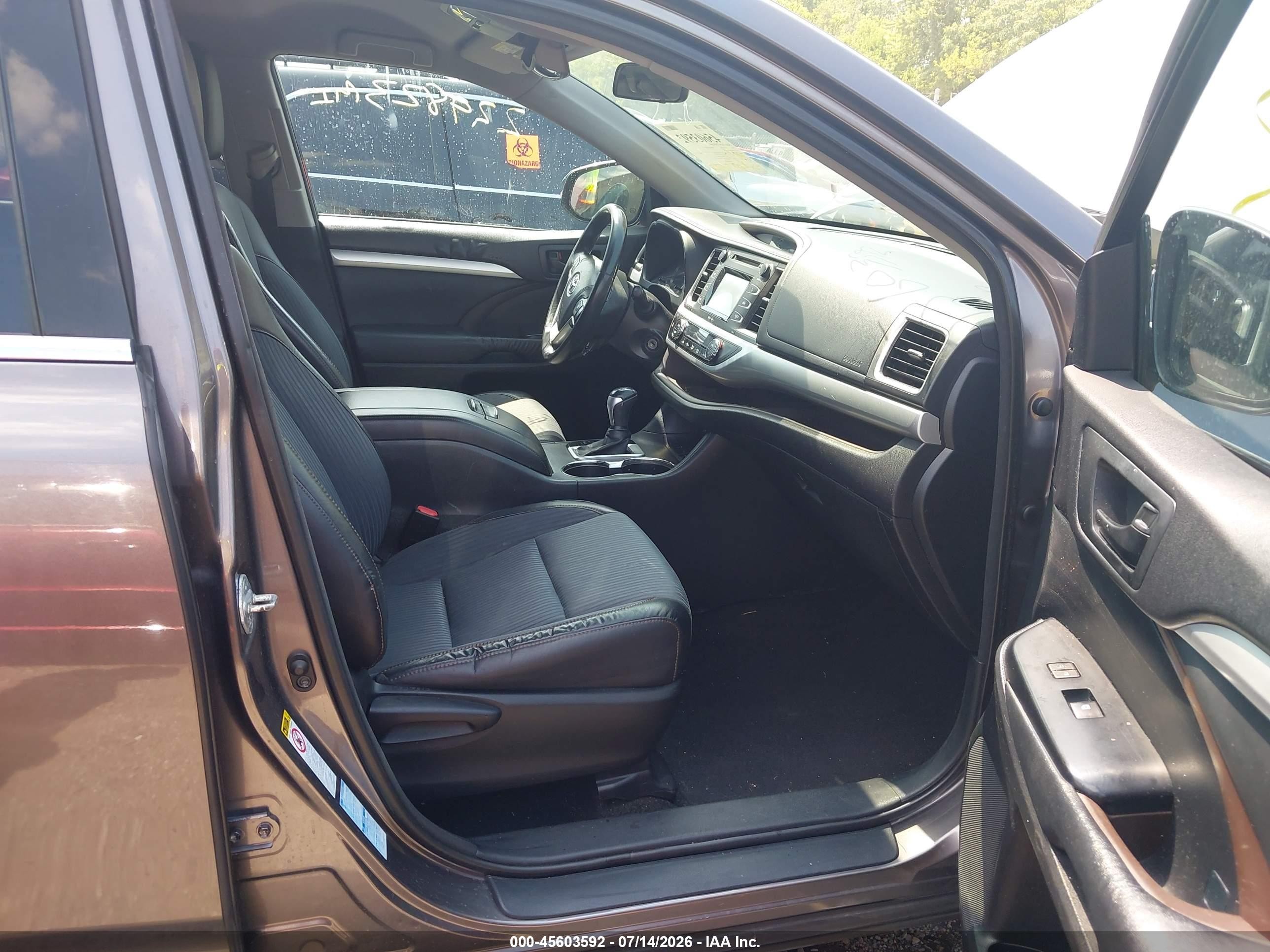 2015 Toyota Highlander Le Plus V6 Gray vin: 5TDBKRFH1FS149298
