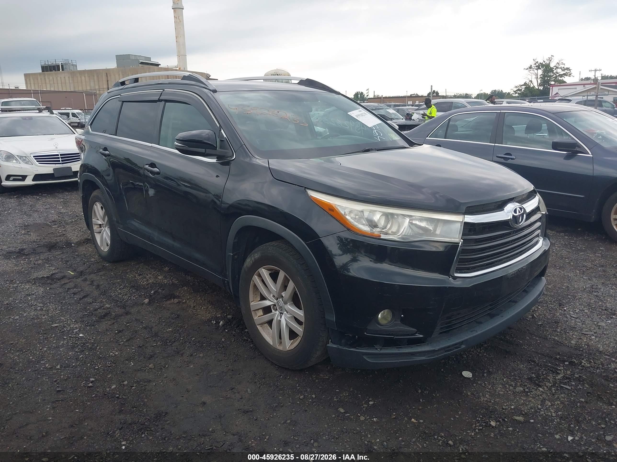 2015 Toyota Highlander Le V6 Черный vin: 5TDBKRFH1FS163363