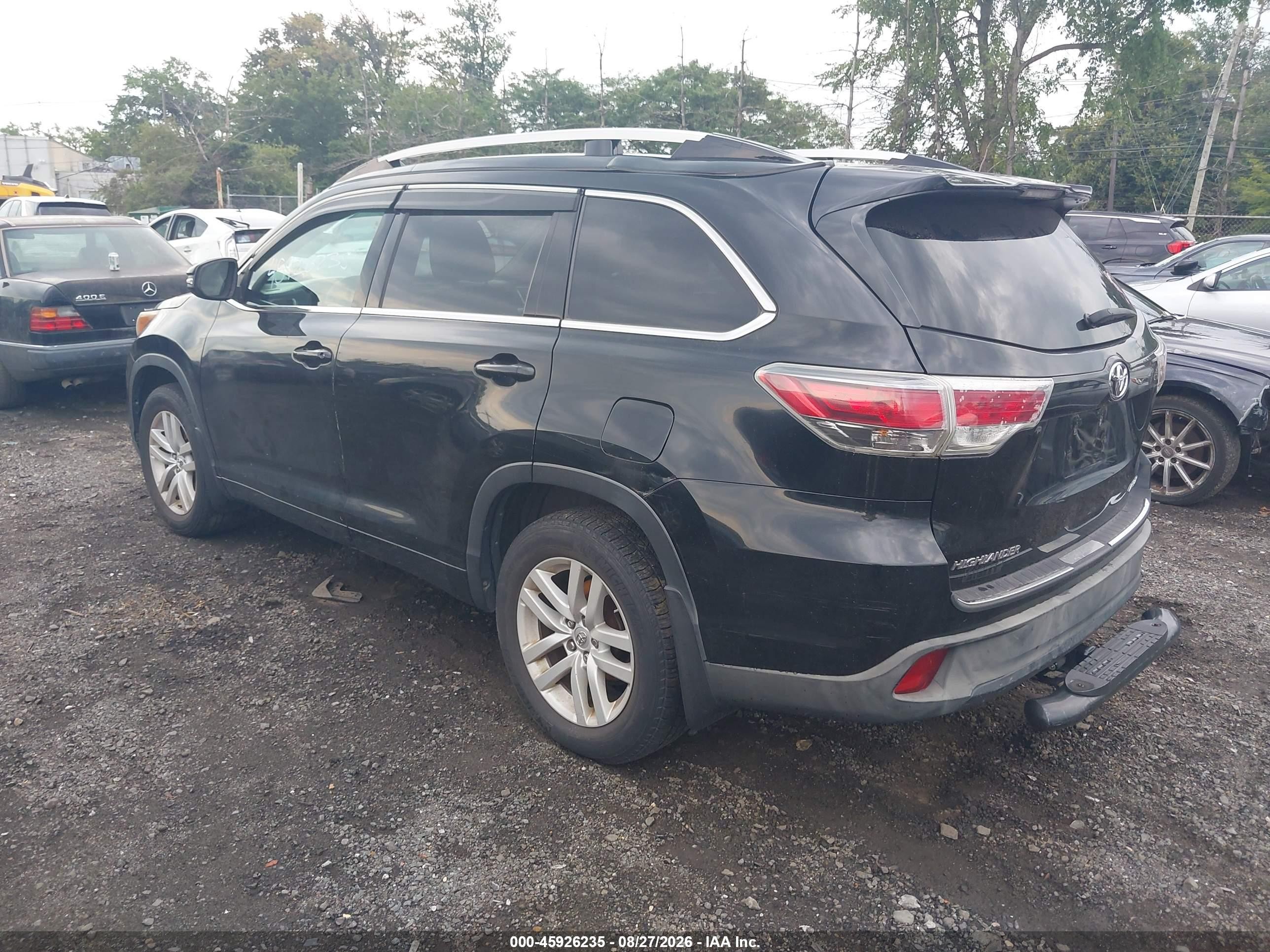 2015 Toyota Highlander Le V6 Черный vin: 5TDBKRFH1FS163363