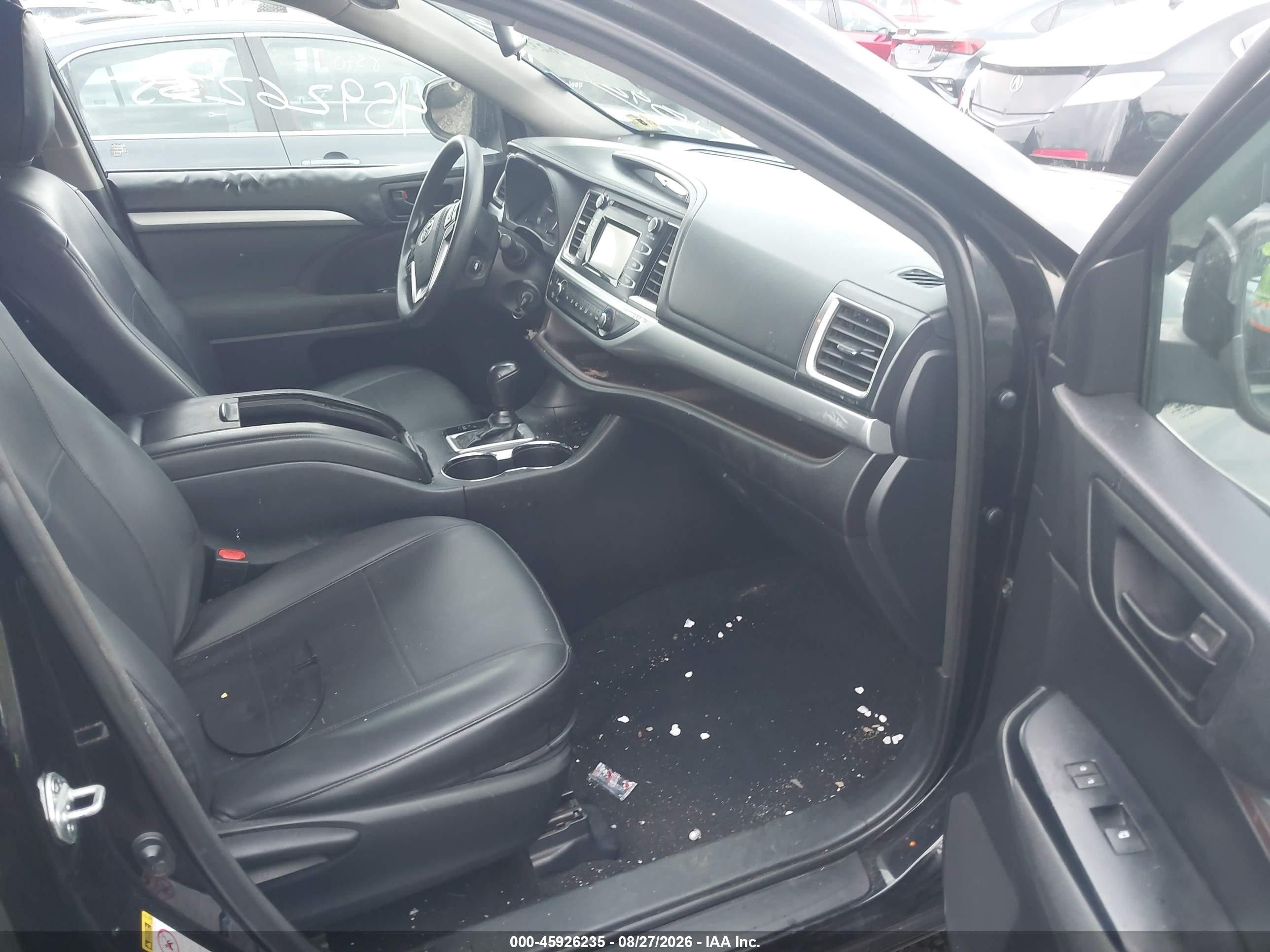 2015 Toyota Highlander Le V6 Черный vin: 5TDBKRFH1FS163363