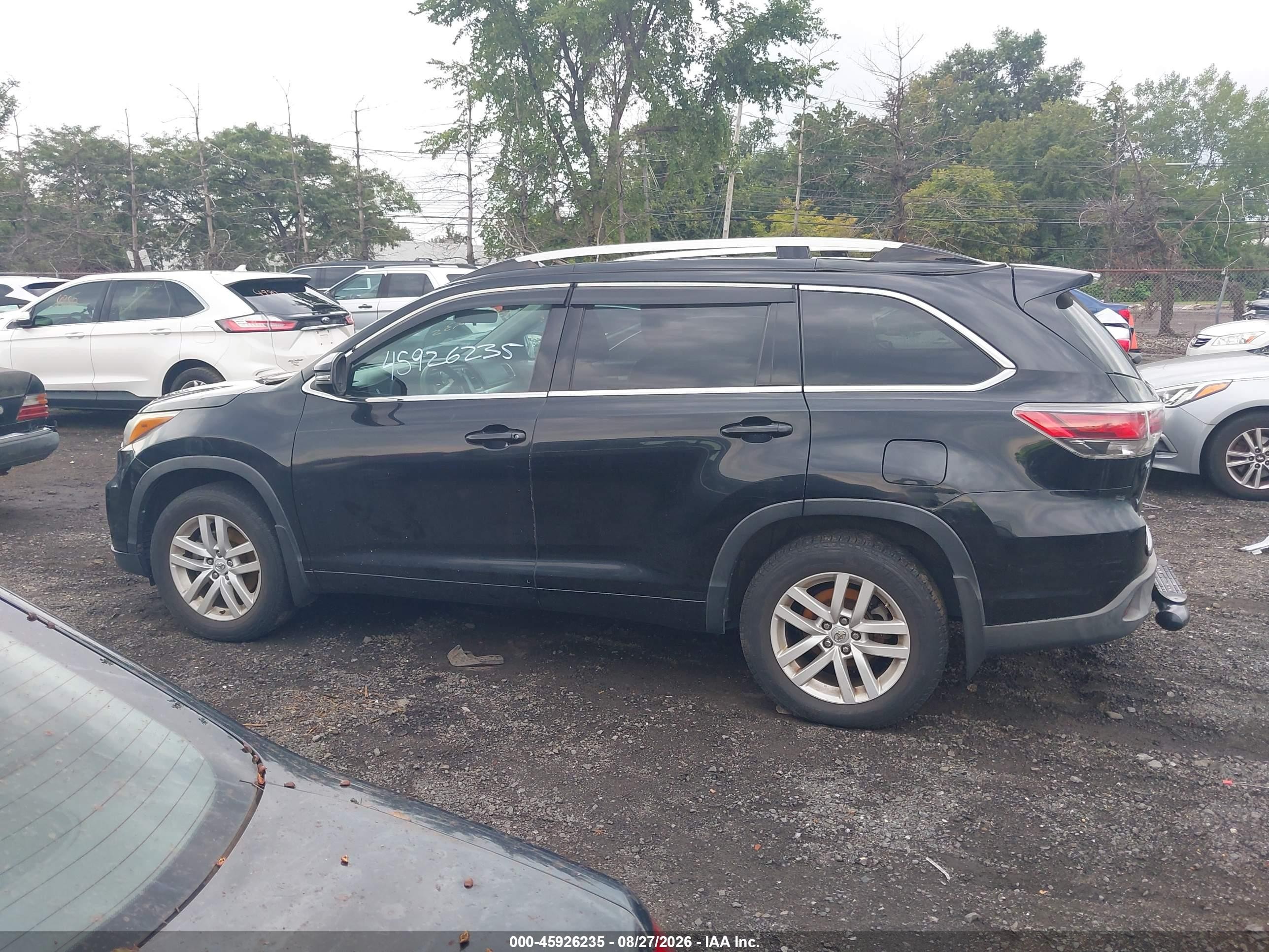 2015 Toyota Highlander Le V6 Черный vin: 5TDBKRFH1FS163363