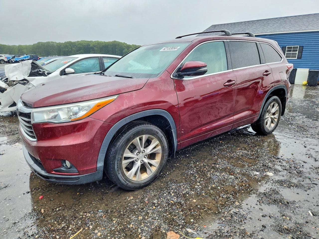 2015 Toyota Highlander Le Plus Burgundy vin: 5TDBKRFH1FS181135