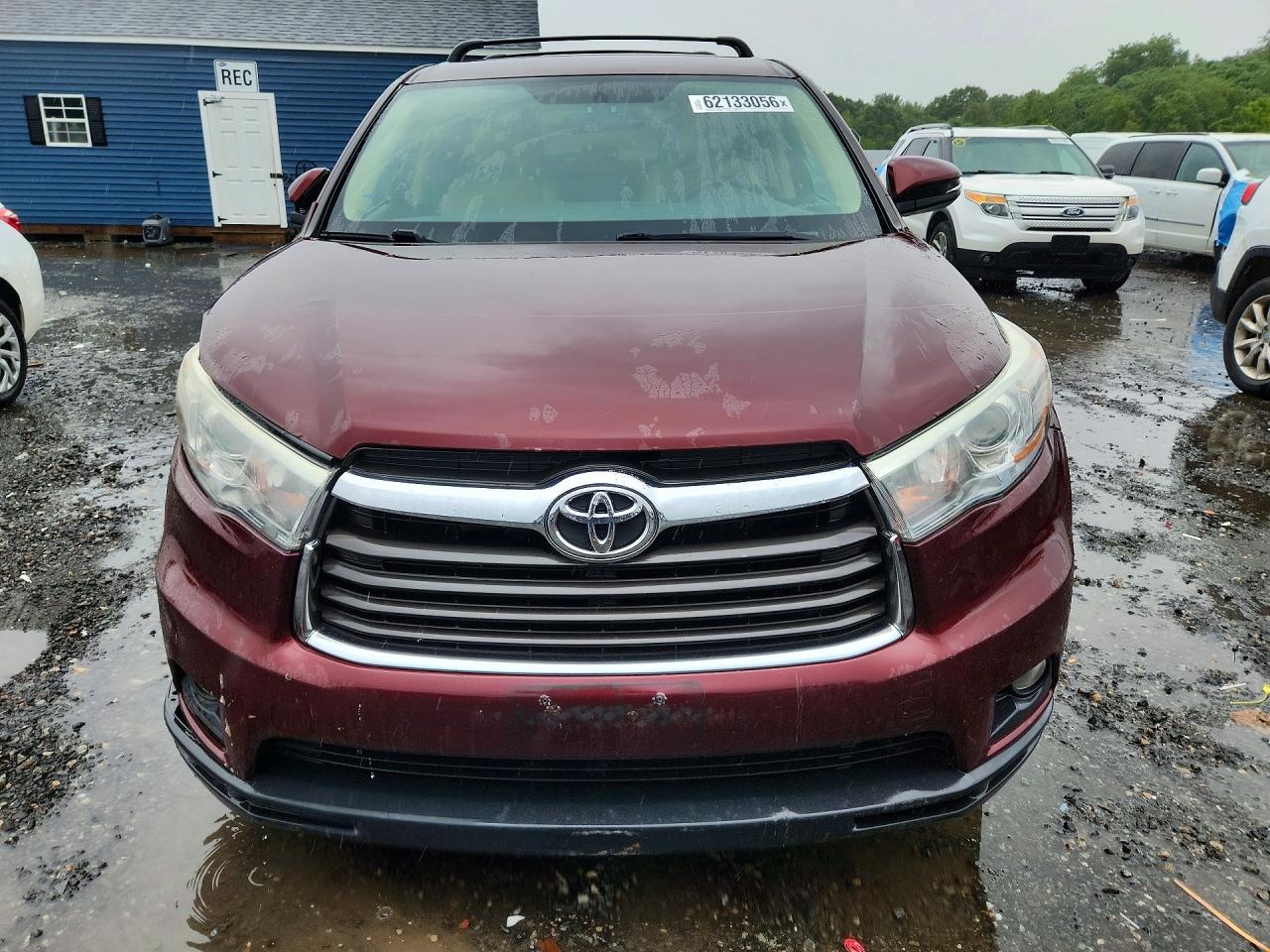 2015 Toyota Highlander Le Plus Burgundy vin: 5TDBKRFH1FS181135