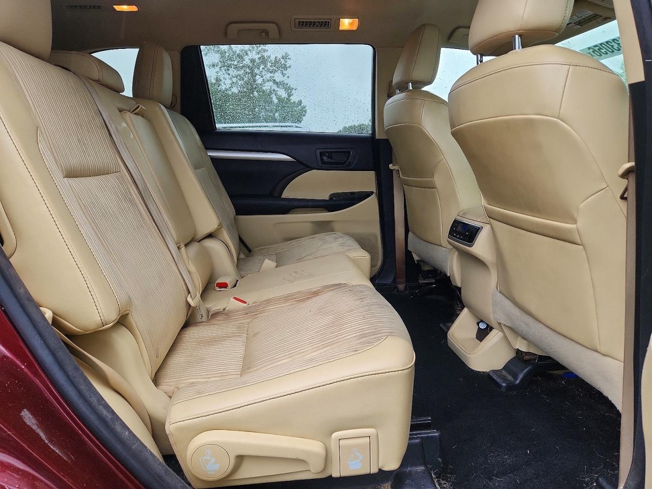 2015 Toyota Highlander Le Plus Burgundy vin: 5TDBKRFH1FS181135
