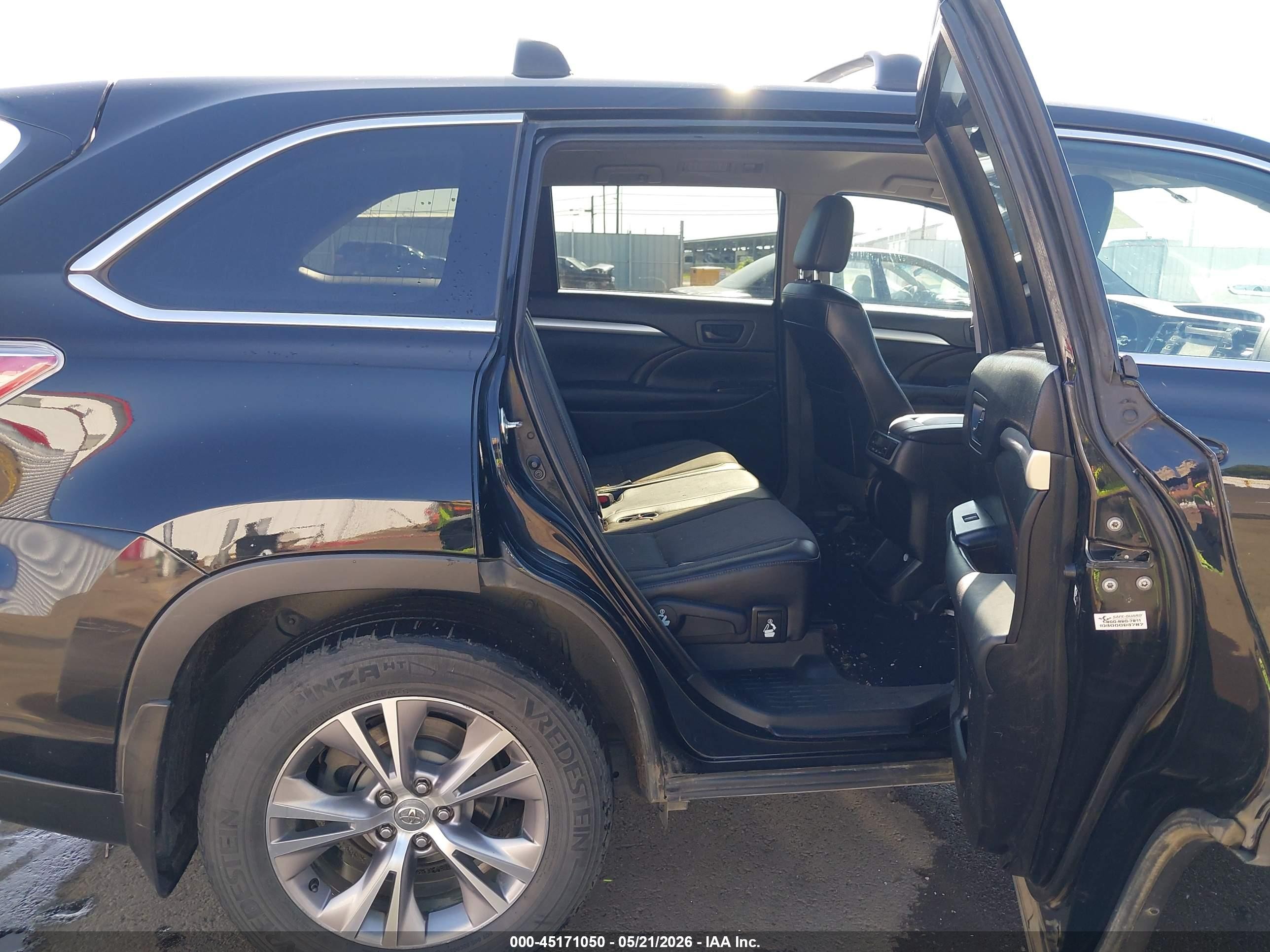 2015 Toyota Highlander Le Plus V6 Black vin: 5TDBKRFH1FS193348