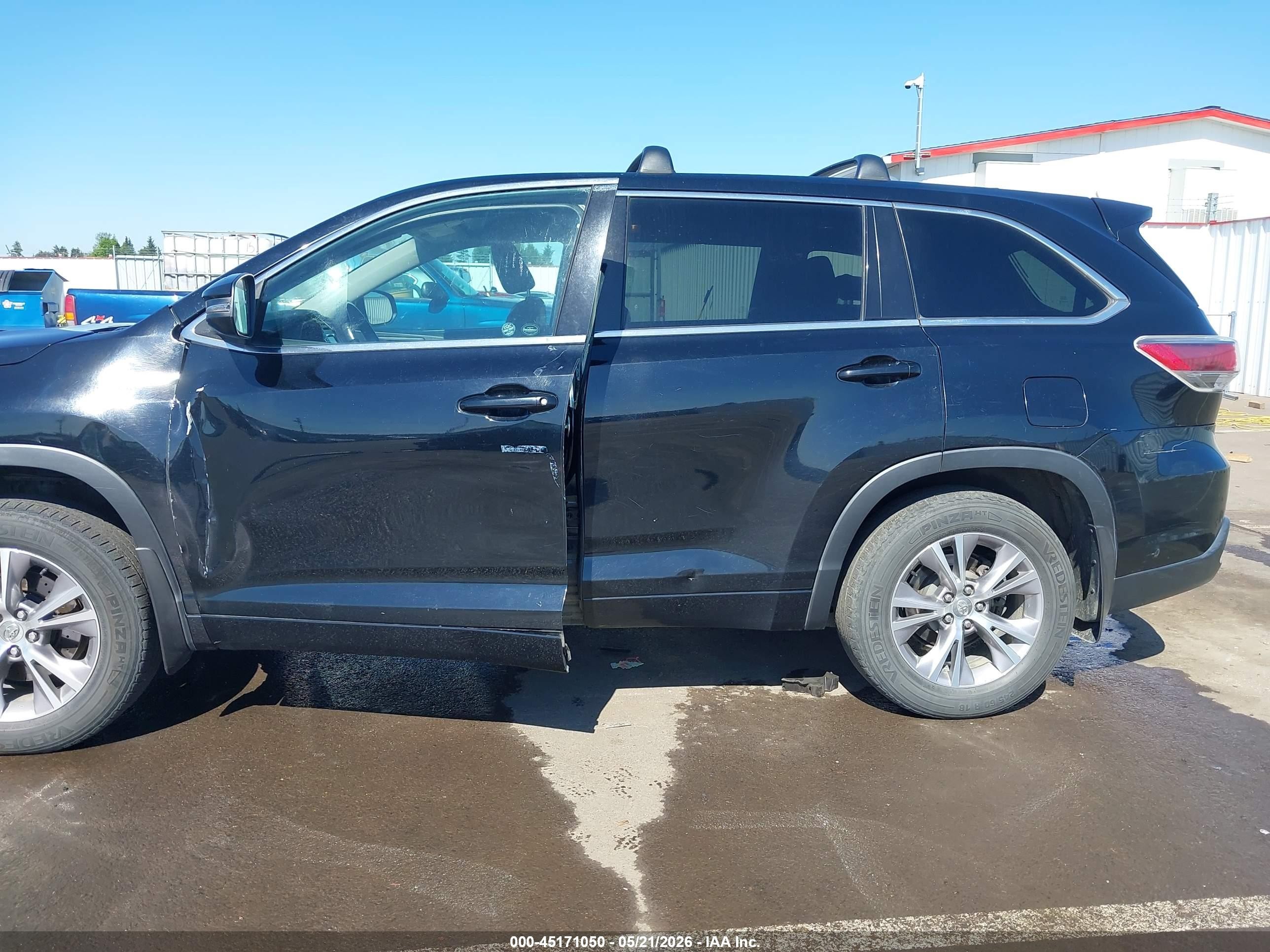 2015 Toyota Highlander Le Plus V6 Black vin: 5TDBKRFH1FS193348