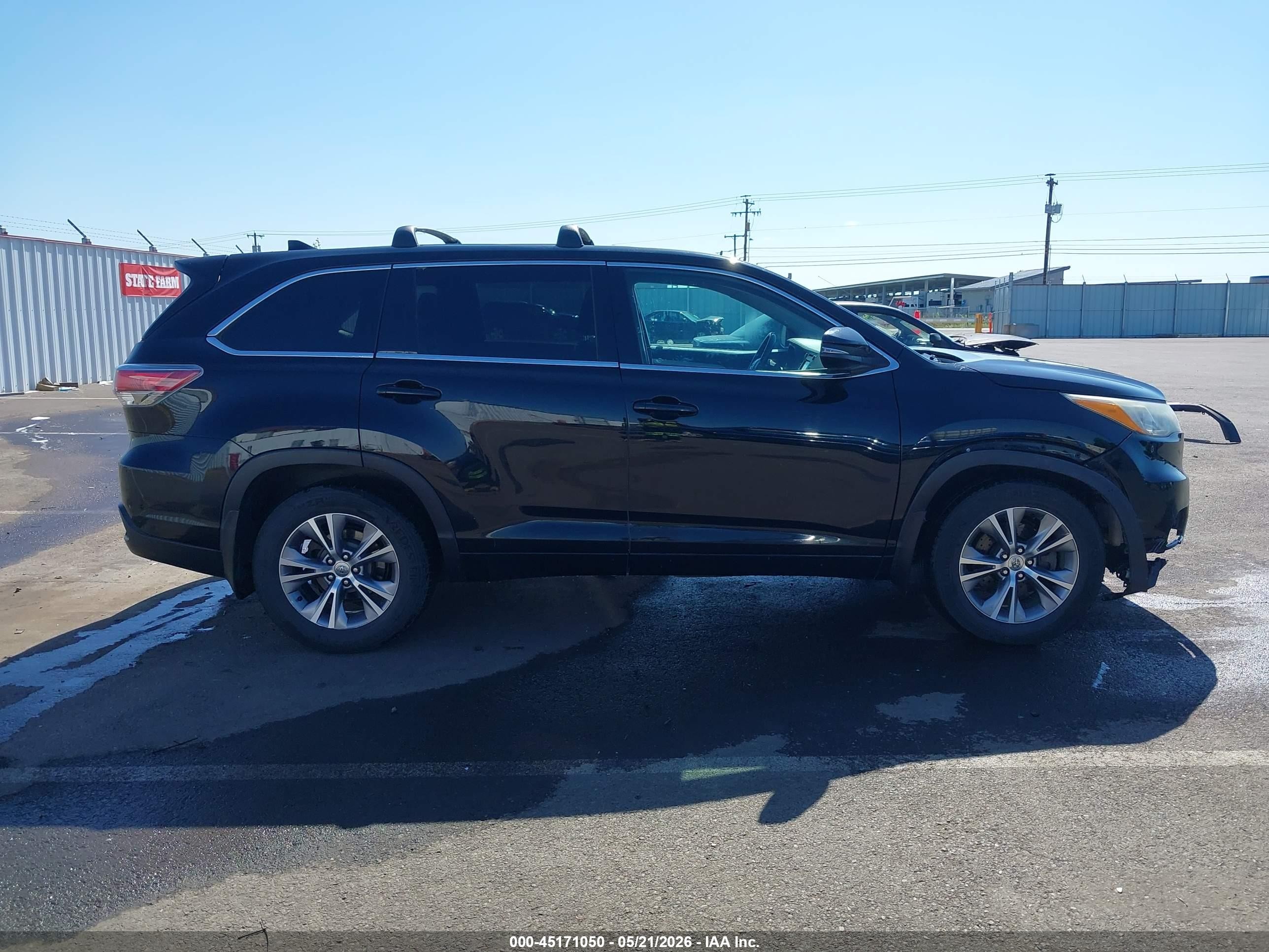 2015 Toyota Highlander Le Plus V6 Black vin: 5TDBKRFH1FS193348