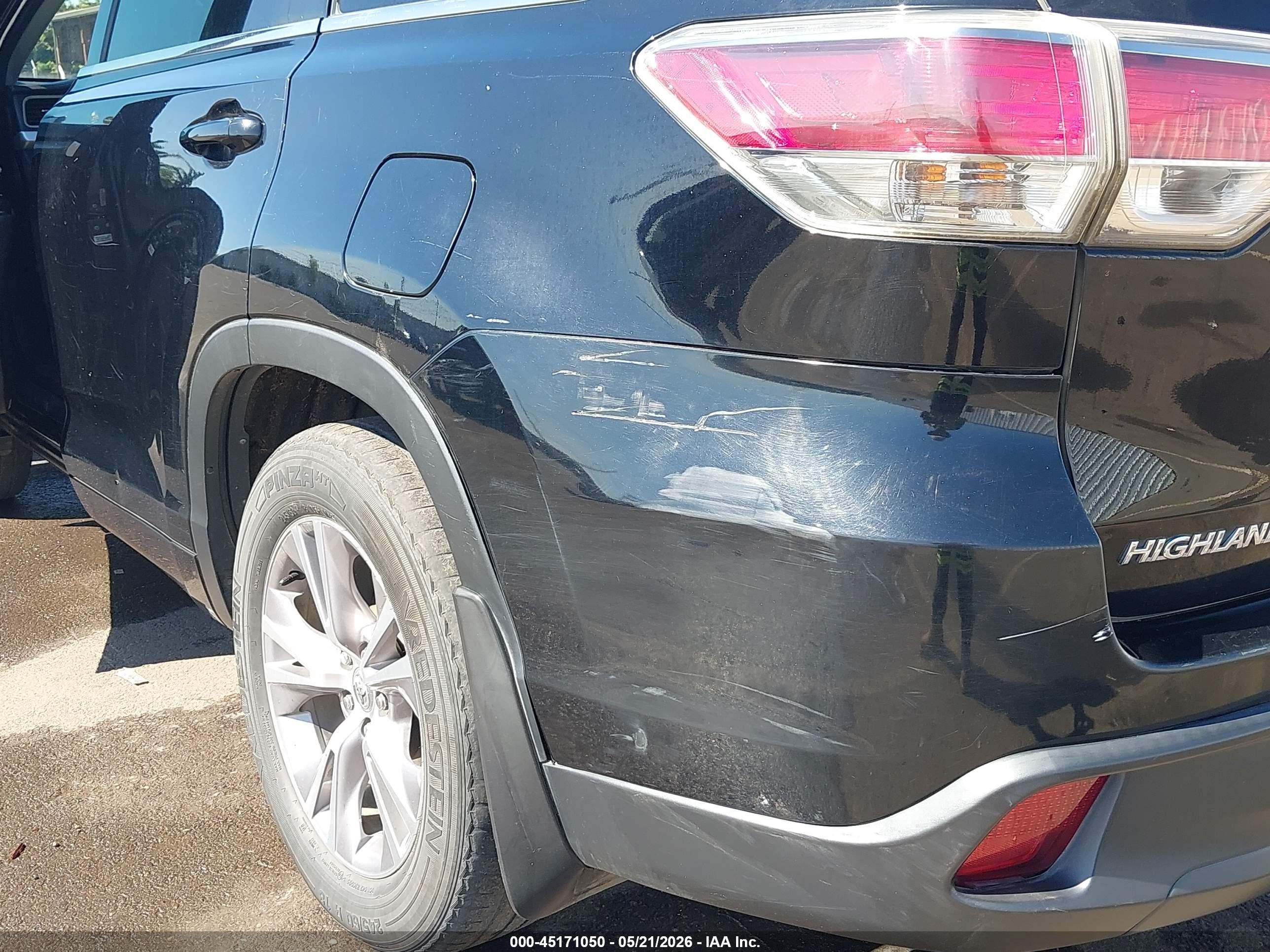 2015 Toyota Highlander Le Plus V6 Black vin: 5TDBKRFH1FS193348