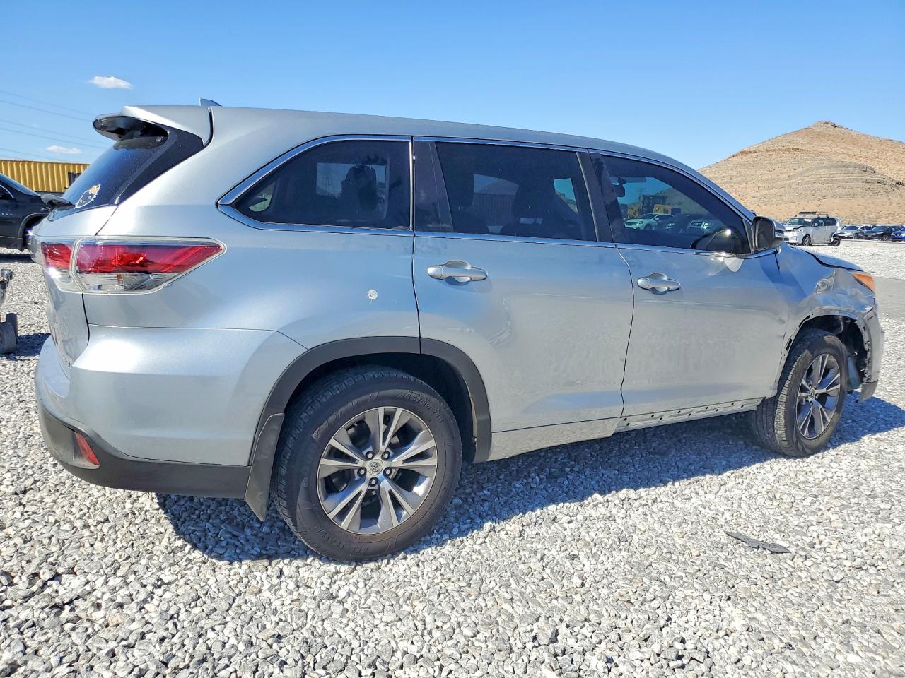 2015 Toyota Highlander Le Plus Silver vin: 5TDBKRFH1FS200427