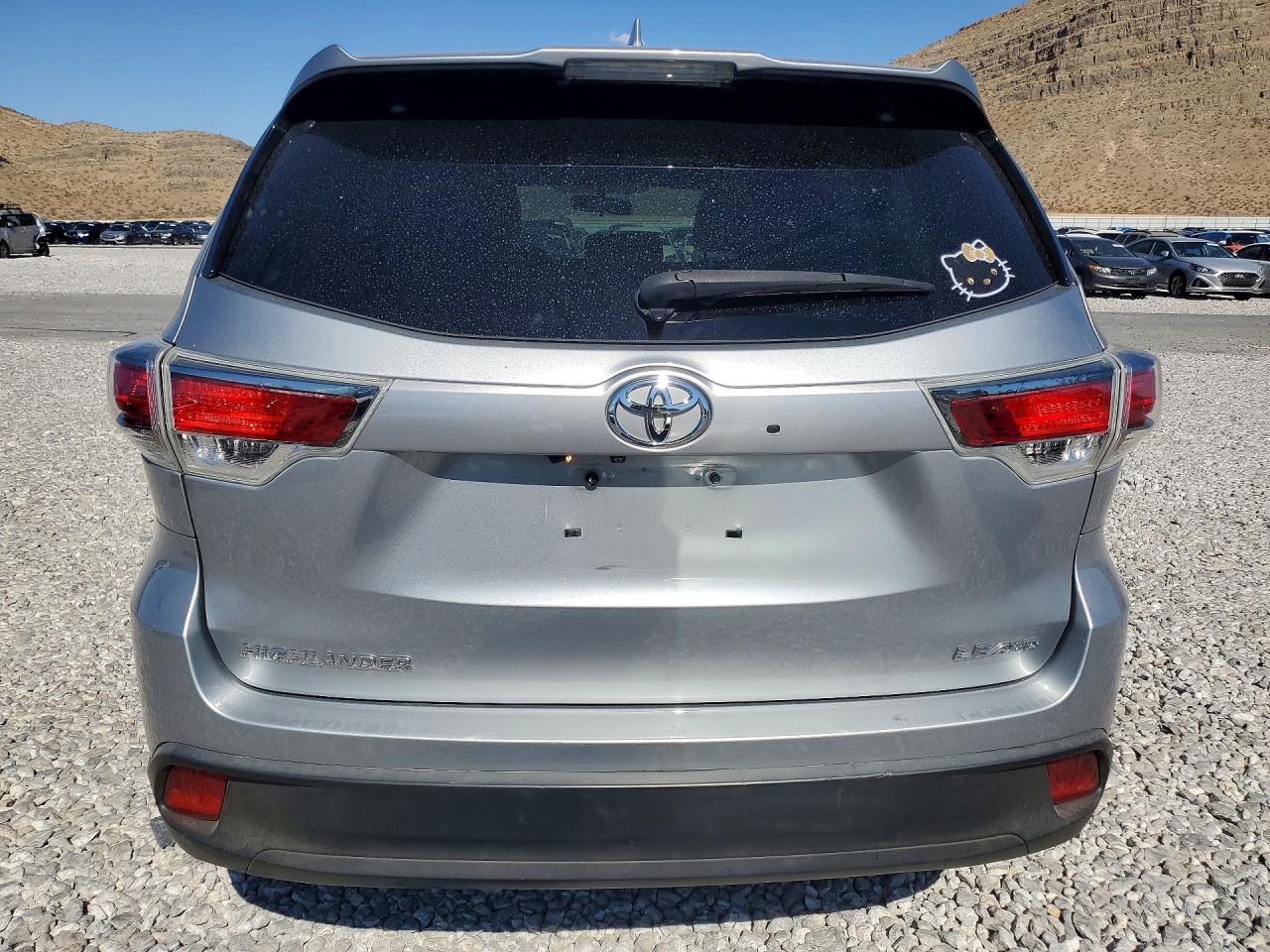 2015 Toyota Highlander Le Plus Silver vin: 5TDBKRFH1FS200427