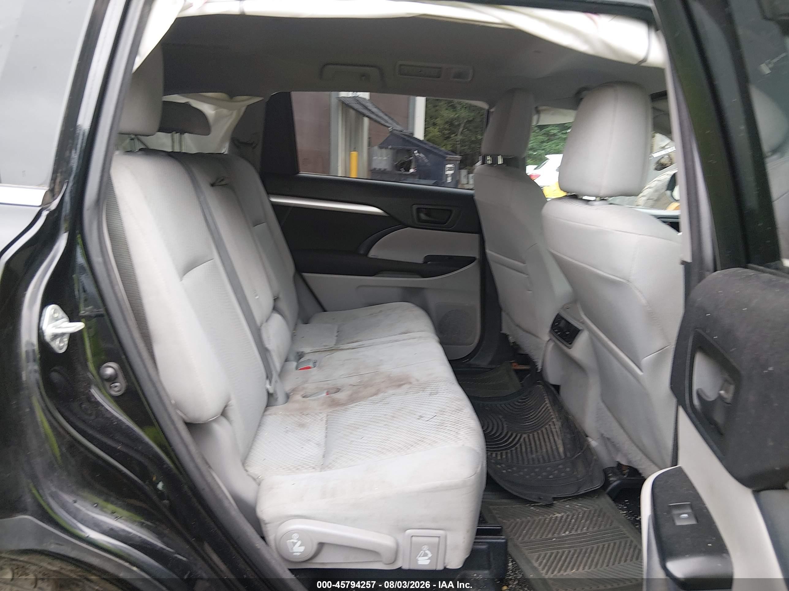2015 Toyota Highlander Le V6 Черный vin: 5TDBKRFH2FS087135