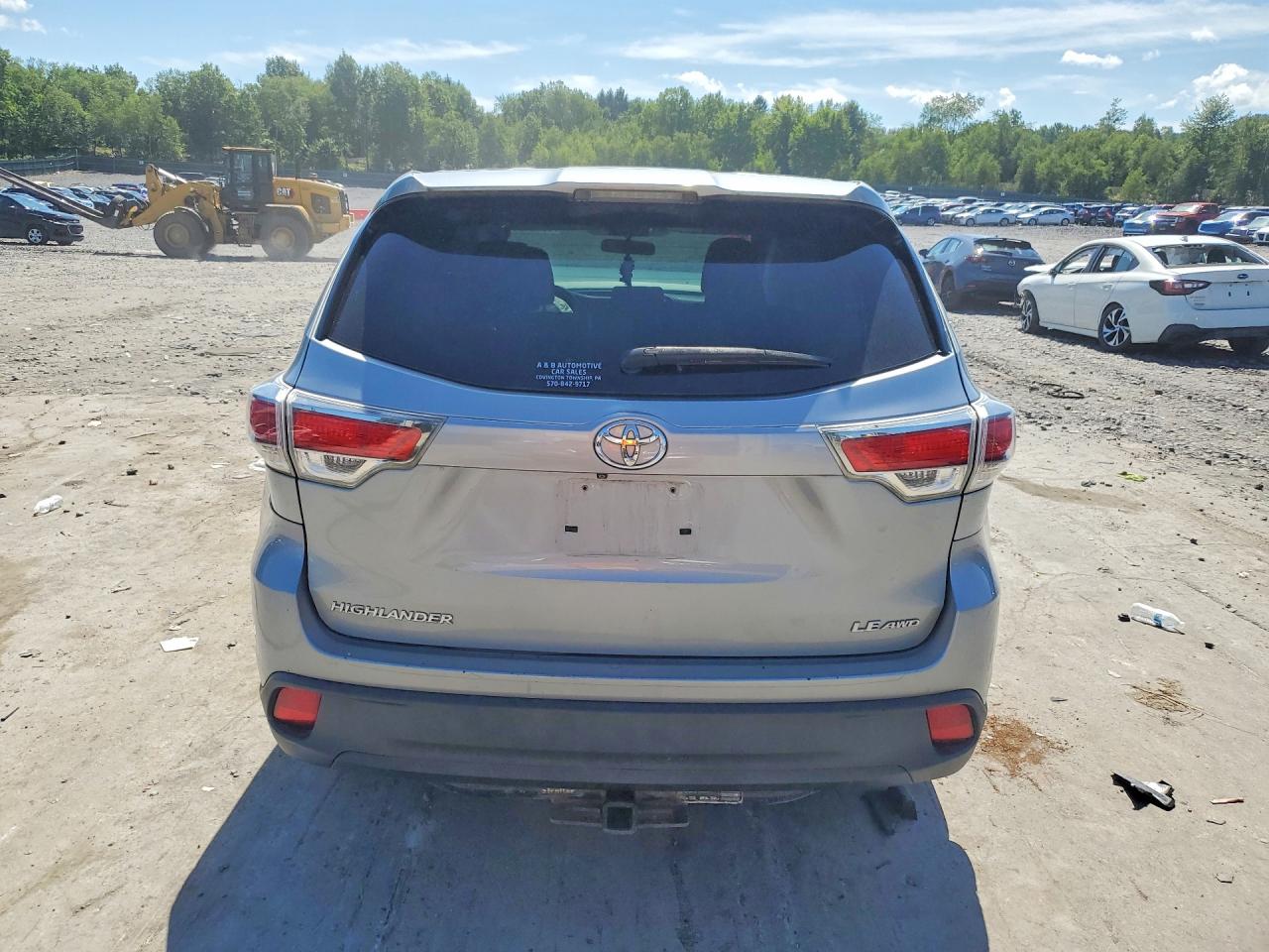 2015 Toyota Highlander Le Silver vin: 5TDBKRFH2FS162612