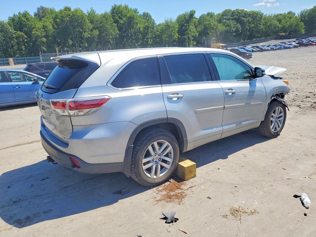 2015 Toyota Highlander Le Silver vin: 5TDBKRFH2FS162612